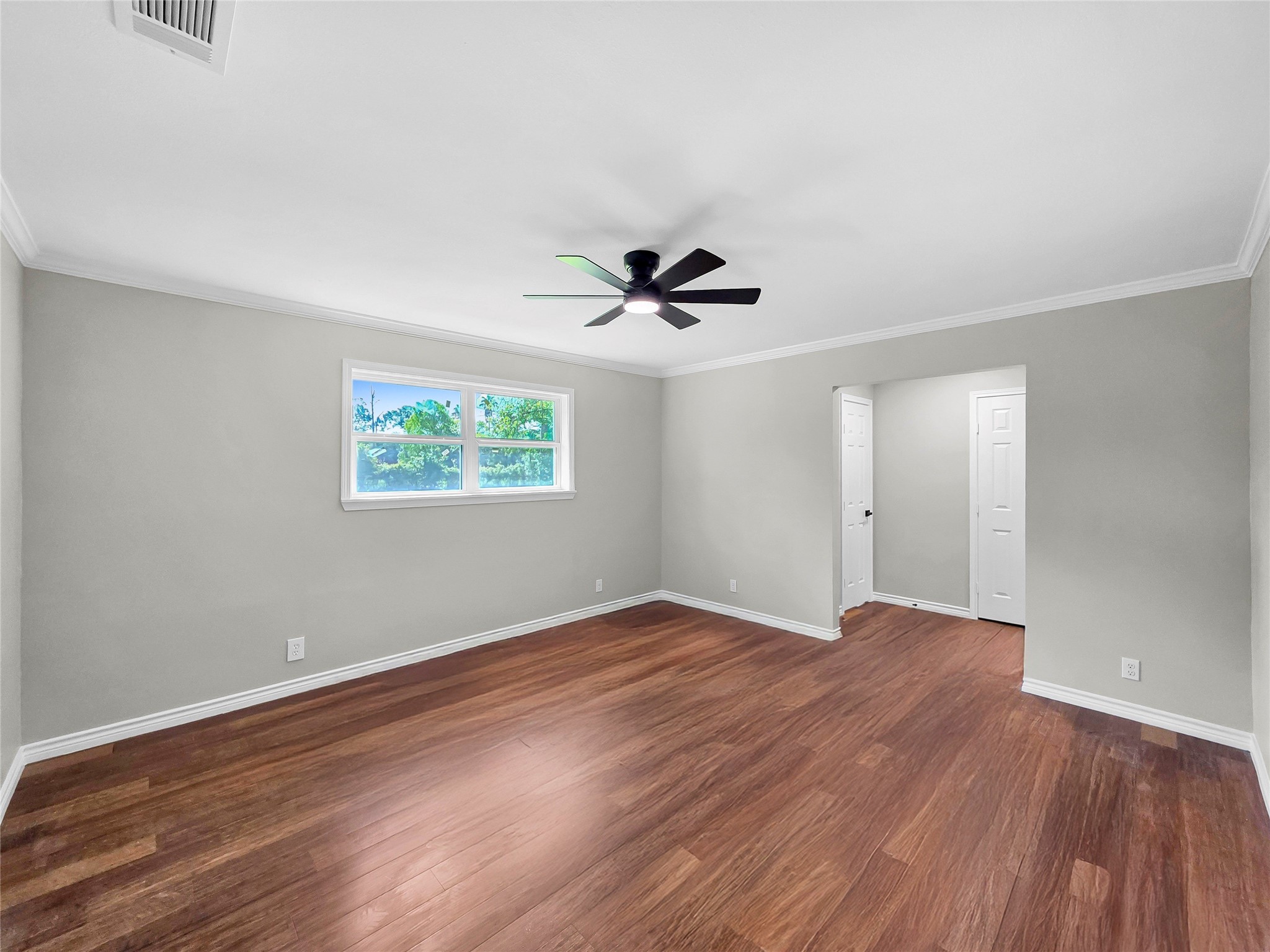 13595 Leaning Oaks Drive Property Photo 4
