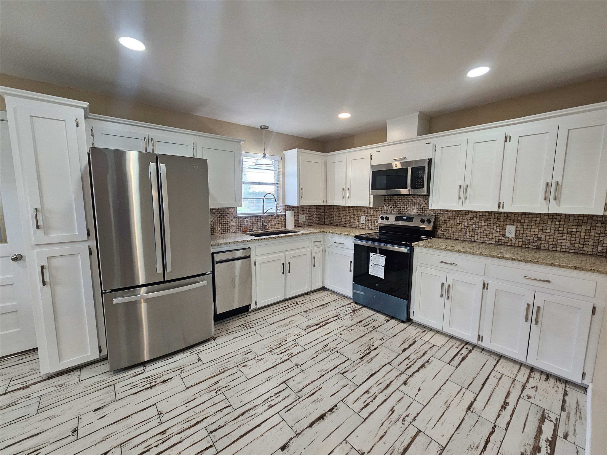 120 Ronald Avenue Property Photo 8