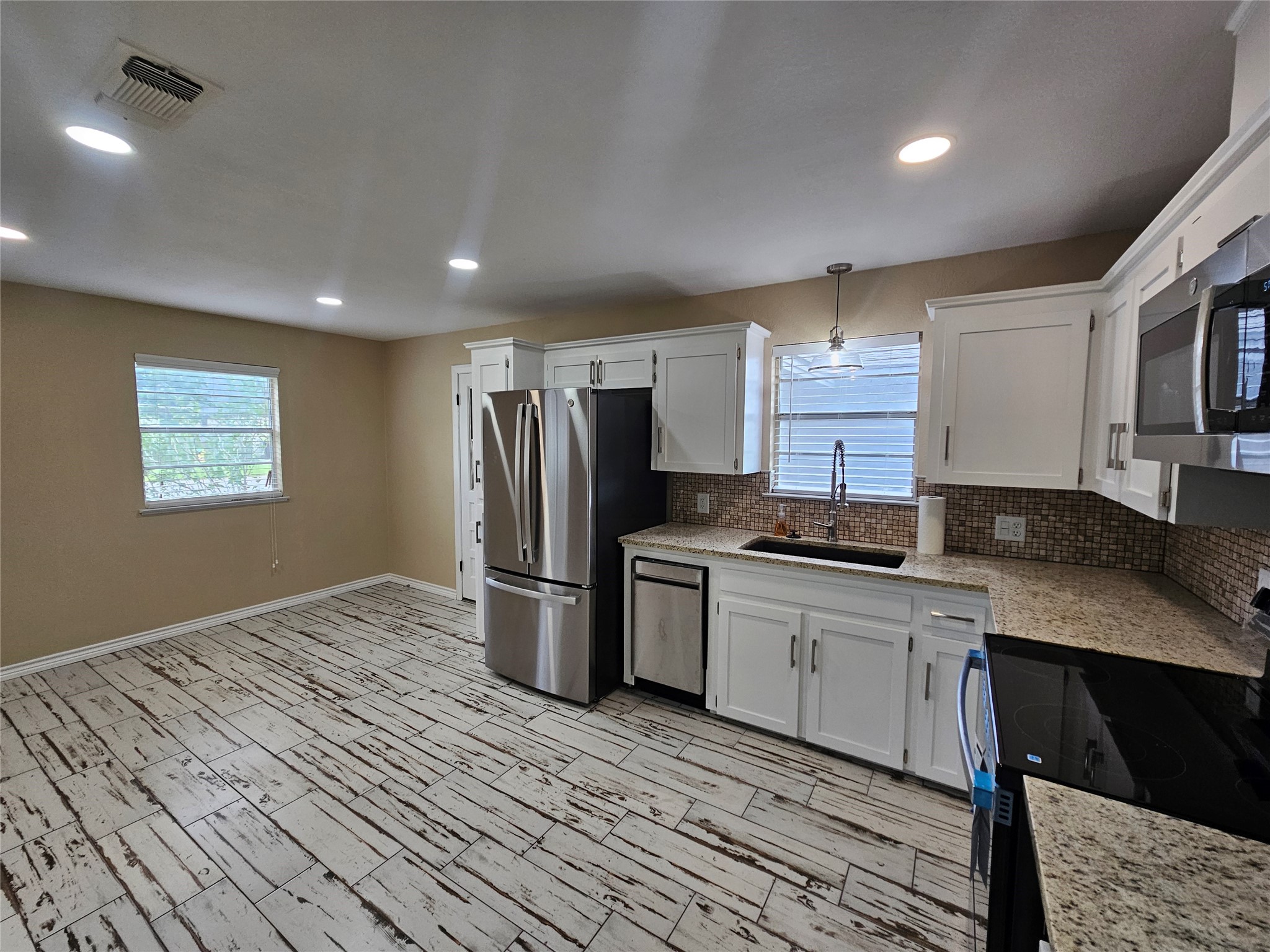 120 Ronald Avenue Property Photo 9