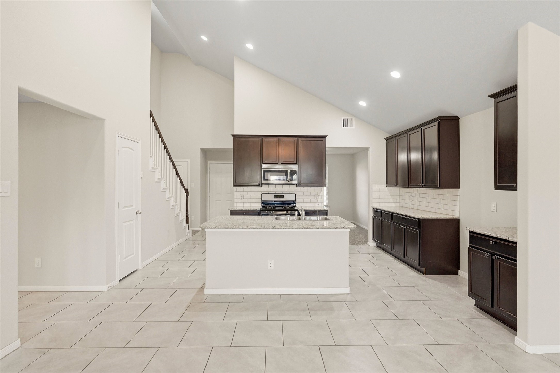 2202 Tannin Trace Property Photo 7