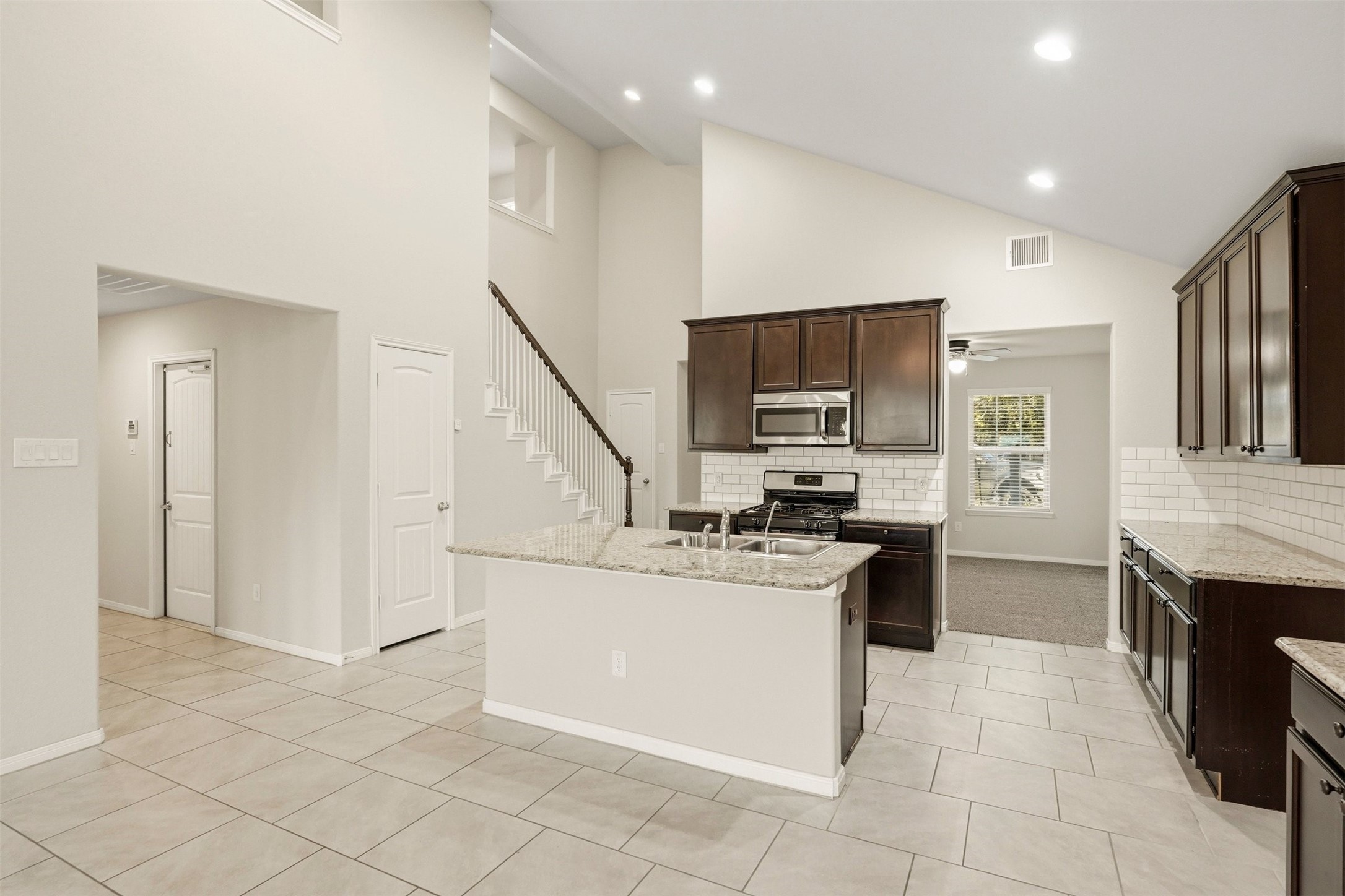 2202 Tannin Trace Property Photo 8