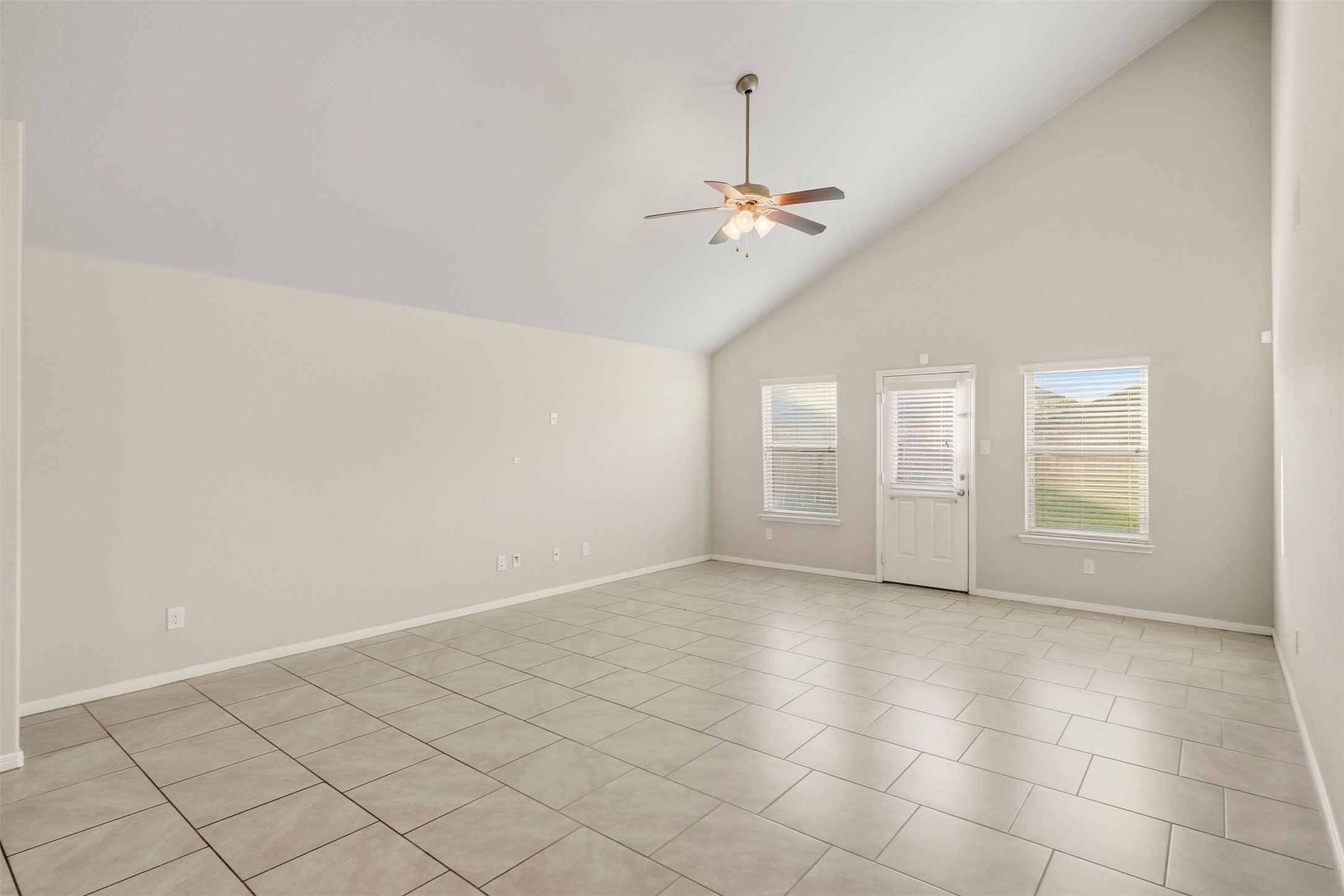 2202 Tannin Trace Property Photo 9