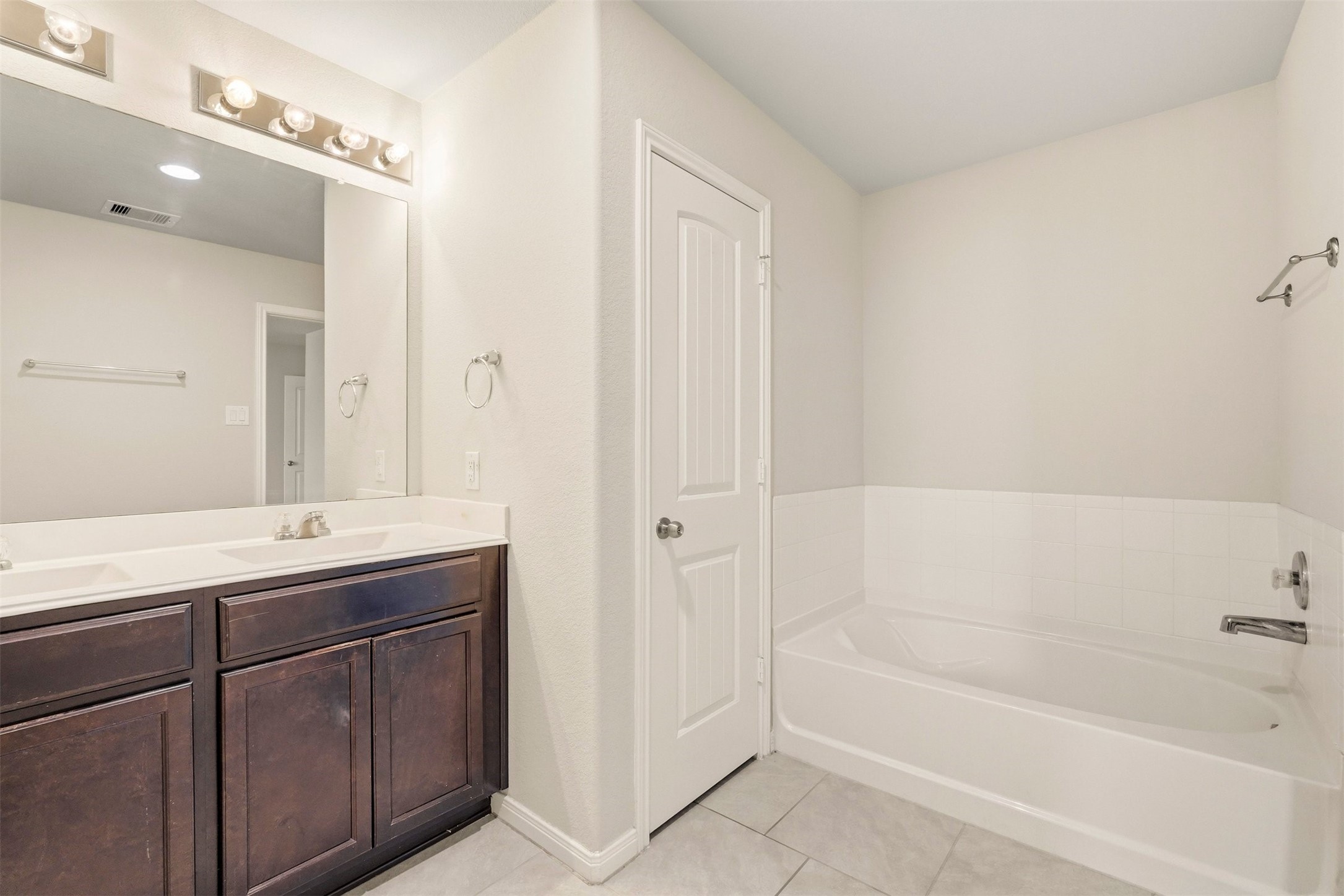 2202 Tannin Trace Property Photo 15