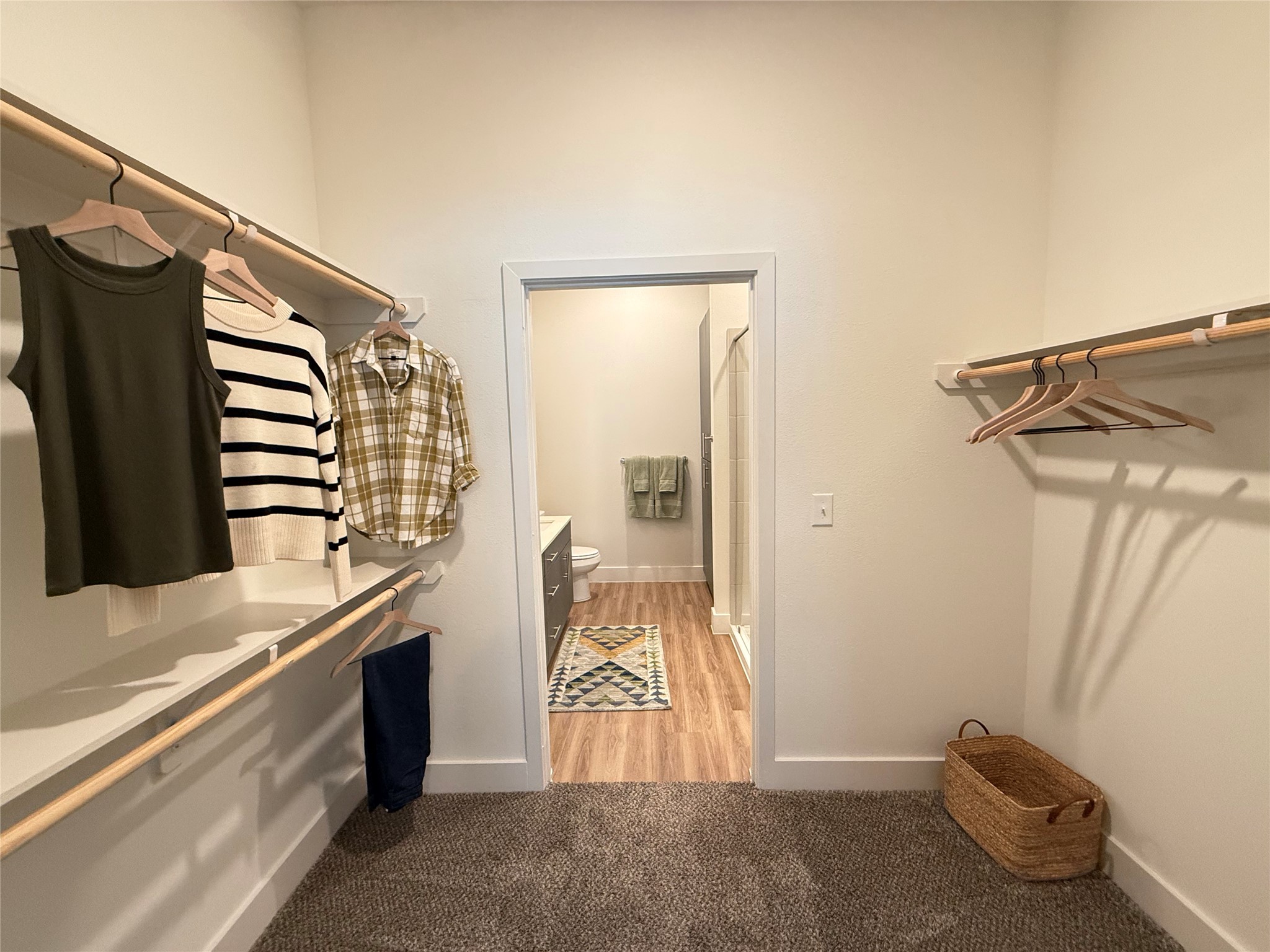 641 W Crosstimbers Street B2.407 Property Photo 6