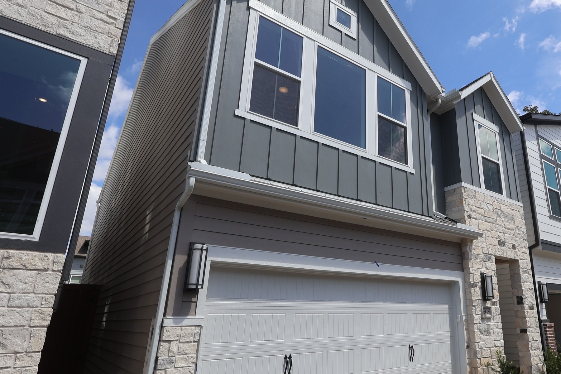 16018 Hayes Park Drive Property Photo 2