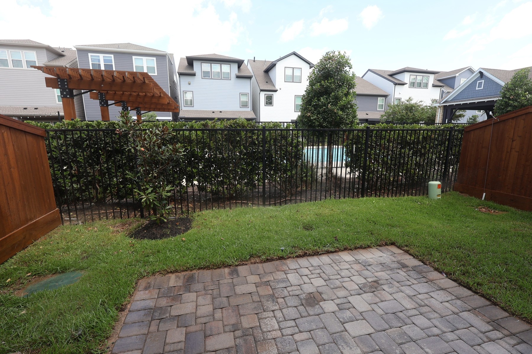 16018 Hayes Park Drive Property Photo 3