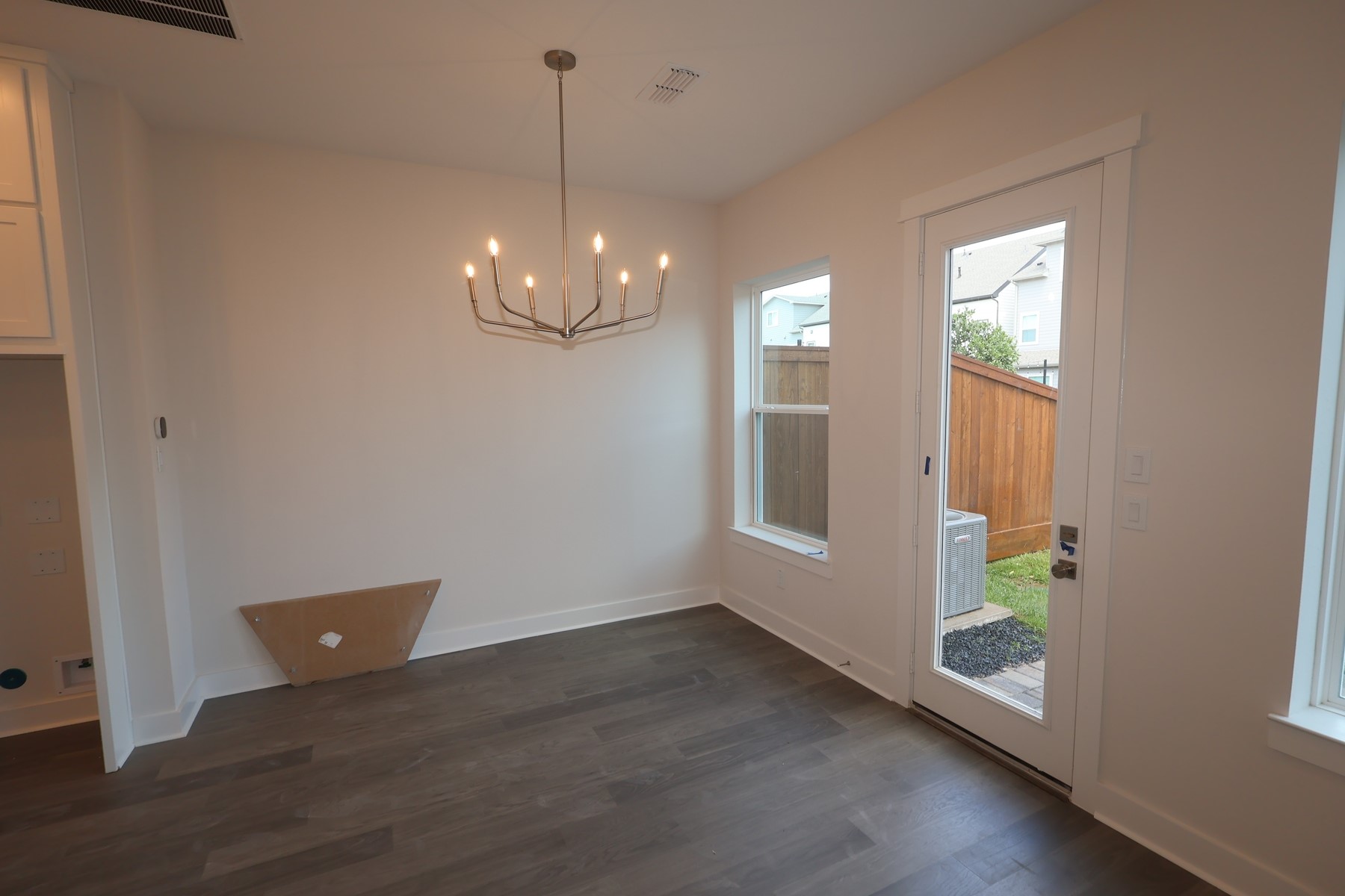 16018 Hayes Park Drive Property Photo 9