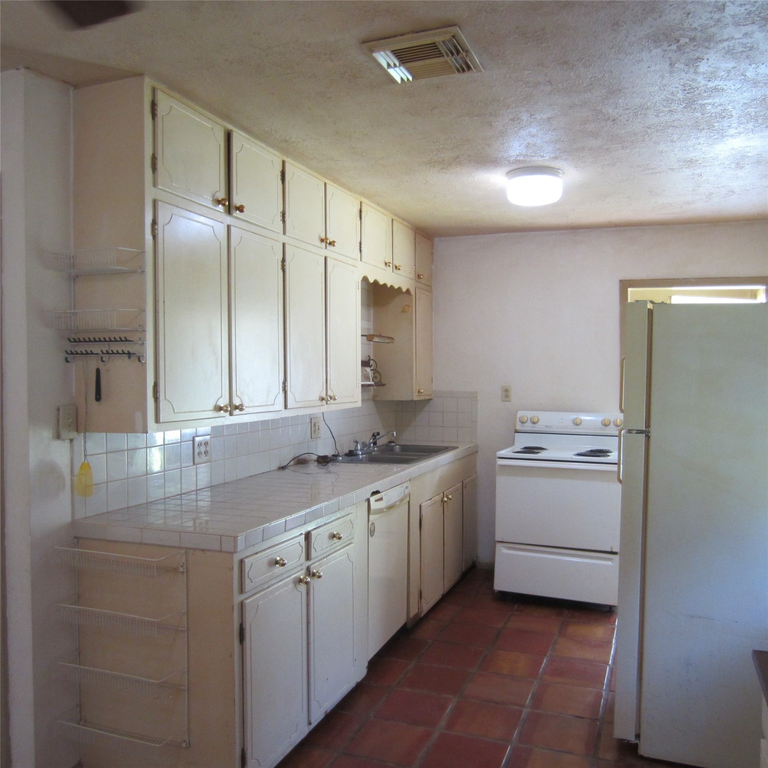 14758 Lucas Drive Property Photo 12
