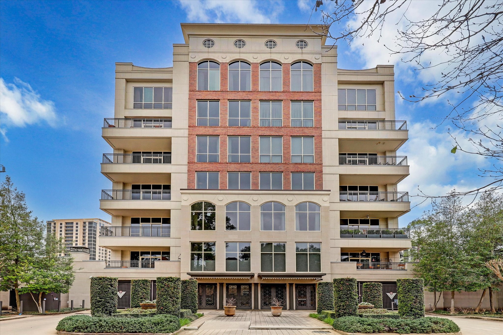 511 S Post Oak Lane 6d Property Photo 1