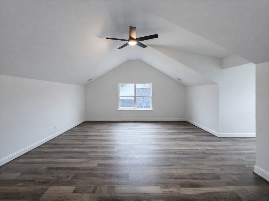 25724 John Wayne Road Property Photo 3