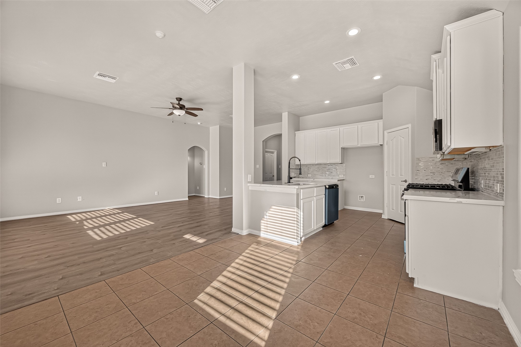 18115 Garnet Red Road Property Photo 9