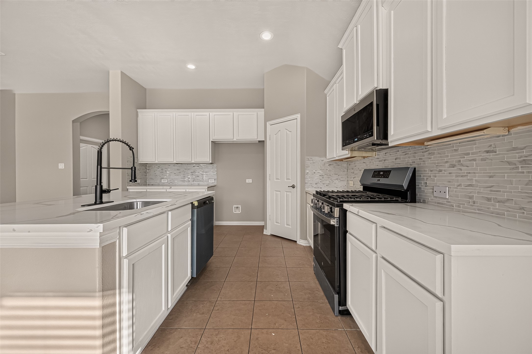 18115 Garnet Red Road Property Photo 11