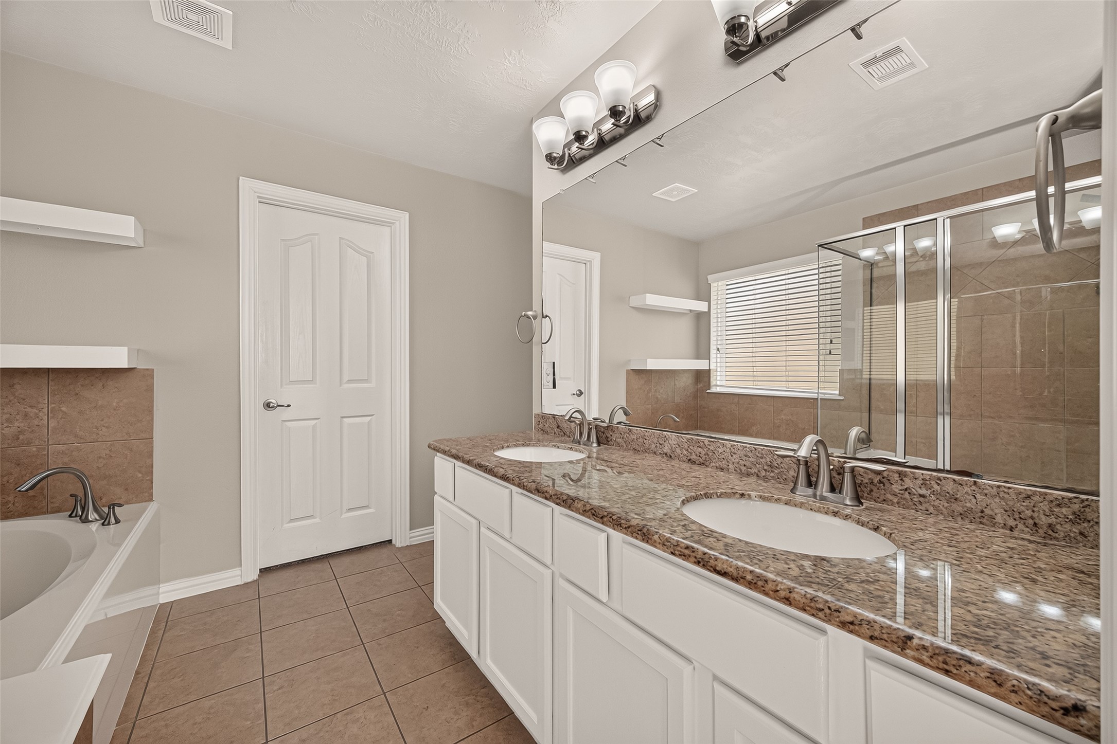 18115 Garnet Red Road Property Photo 28