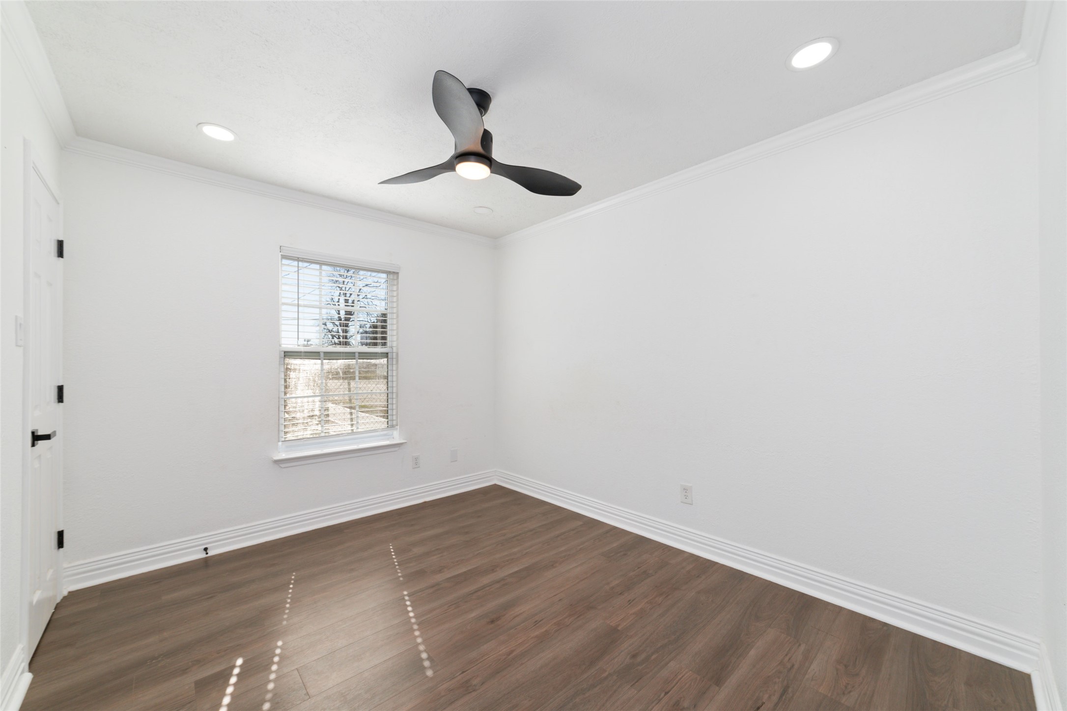 802 E 33rd Street Property Photo 11