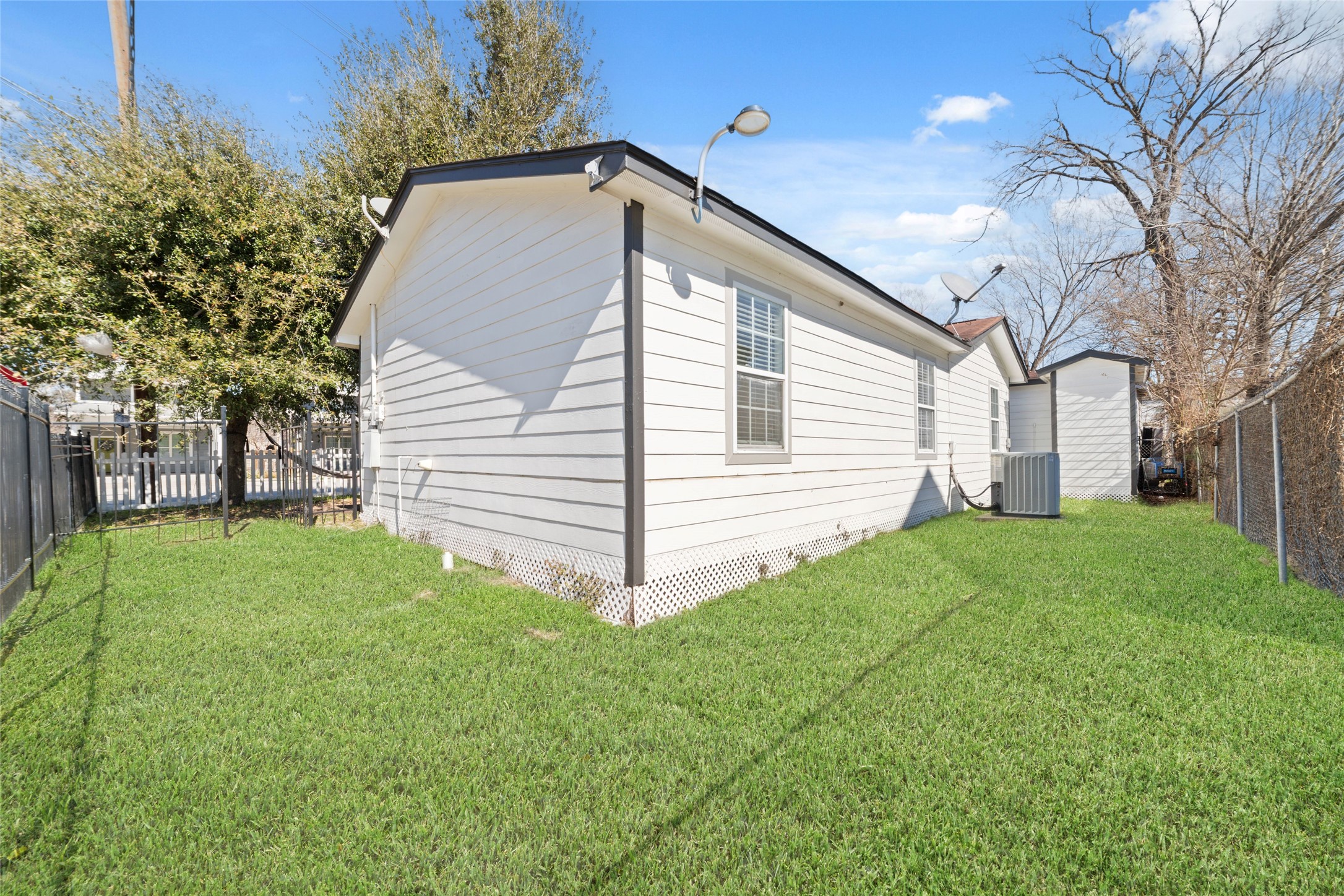 802 E 33rd Street Property Photo 16
