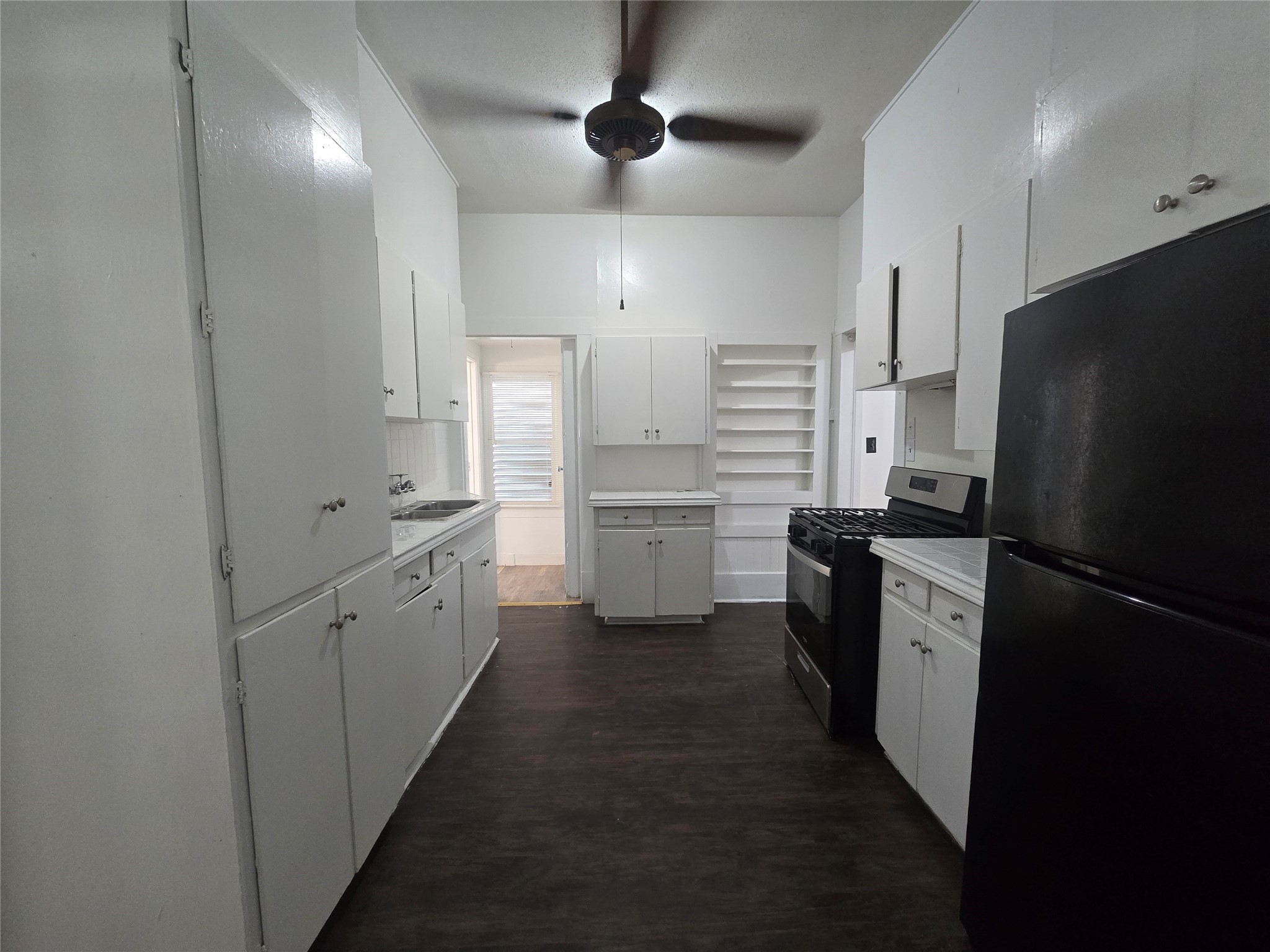 1404 38th Street Property Photo 6
