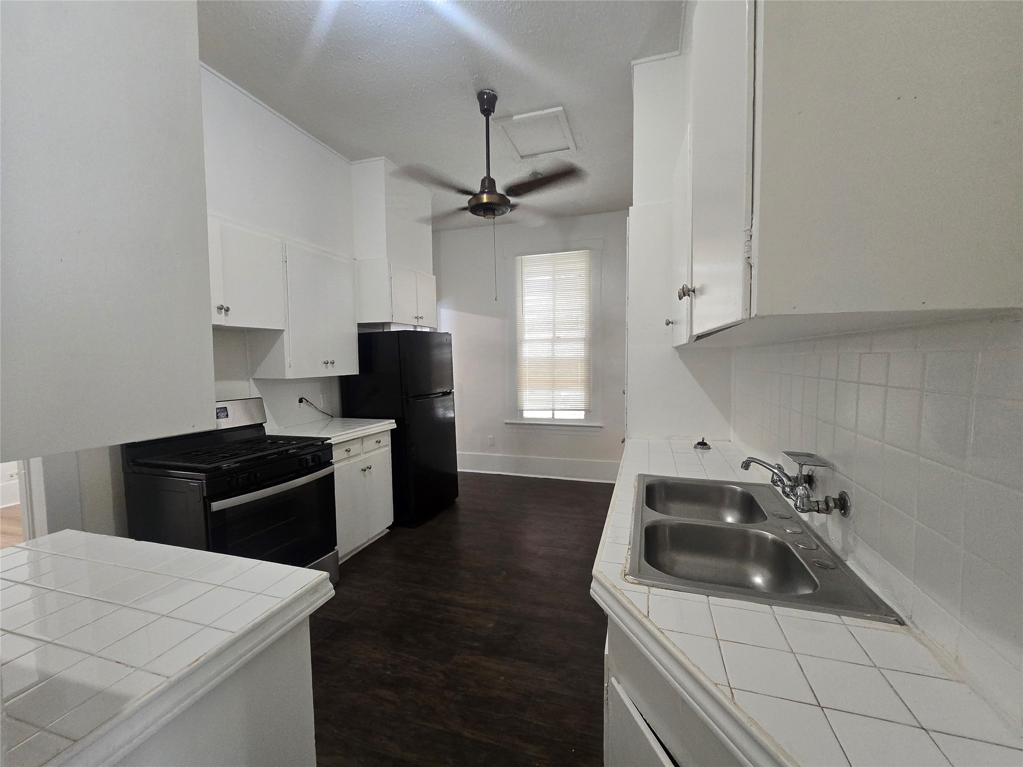 1404 38th Street Property Photo 10