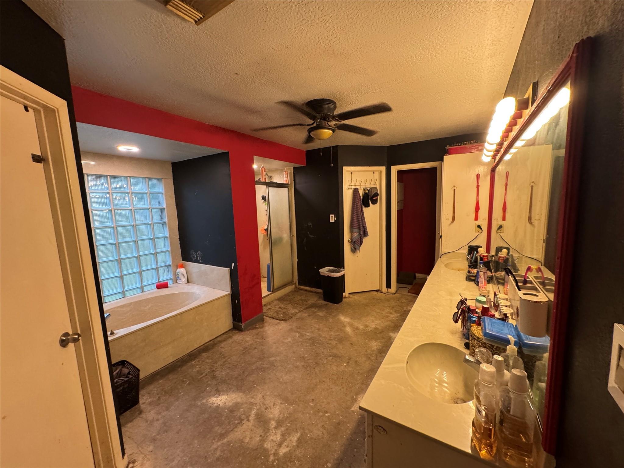 60 Weeburn Way Property Photo 29