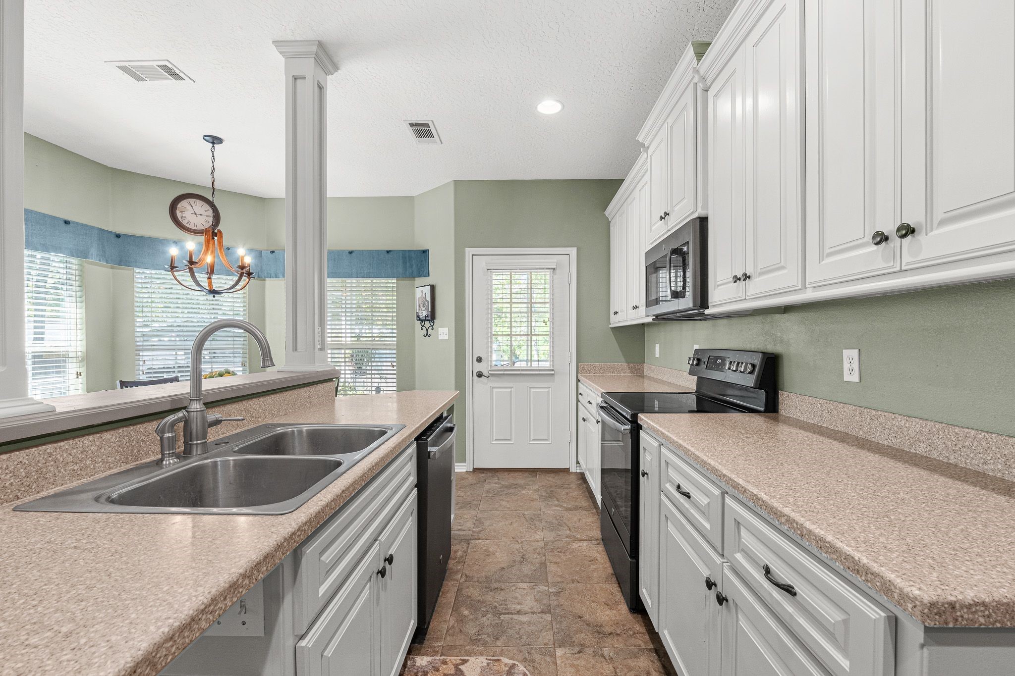14444 Hill Drive Property Photo 18