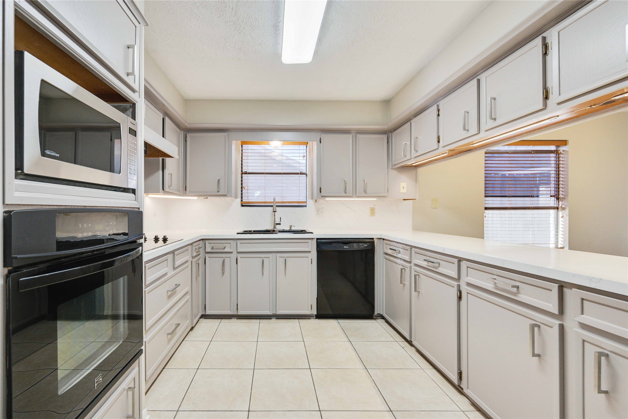 21214 Park Bend Drive Property Photo 3