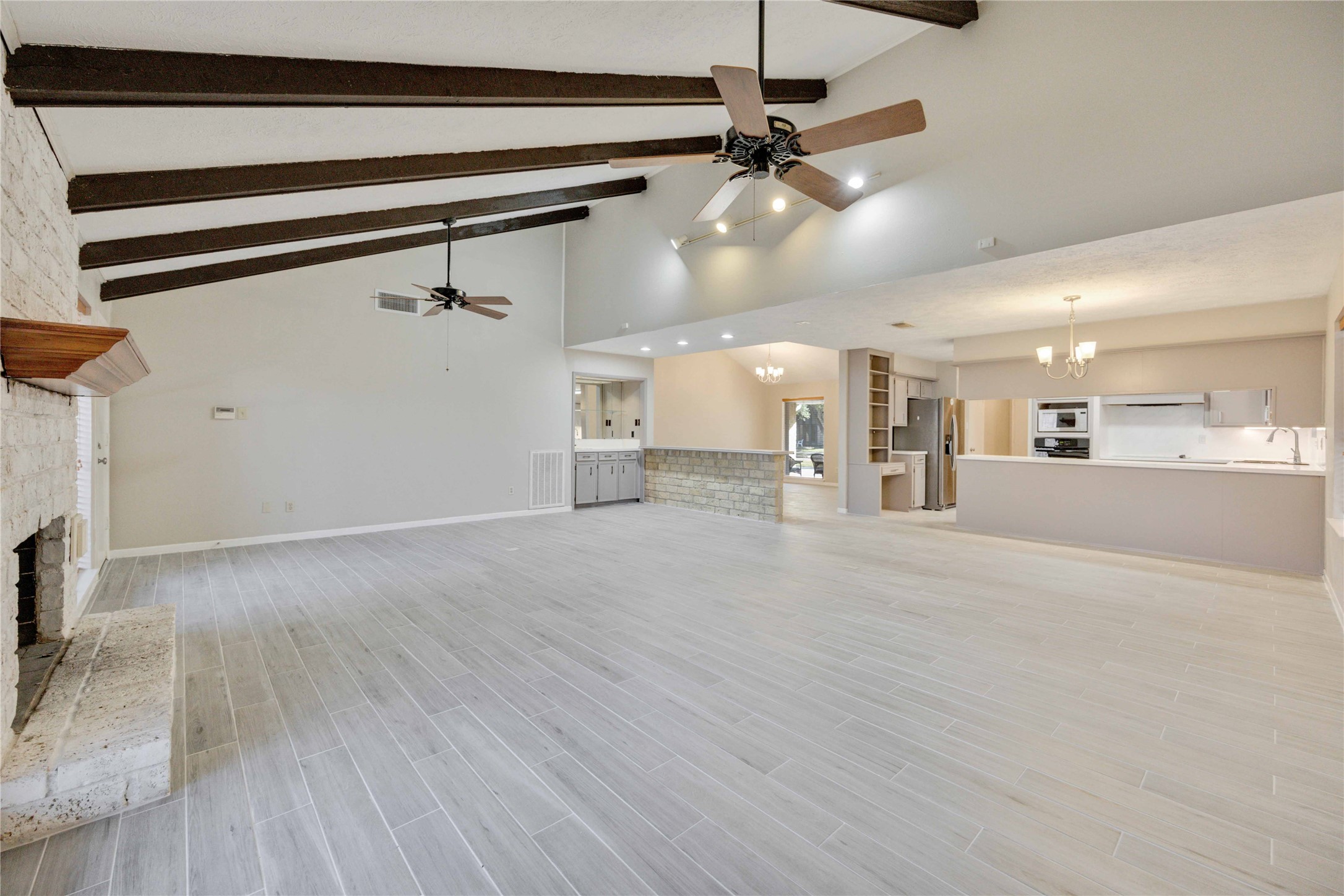 21214 Park Bend Drive Property Photo 6