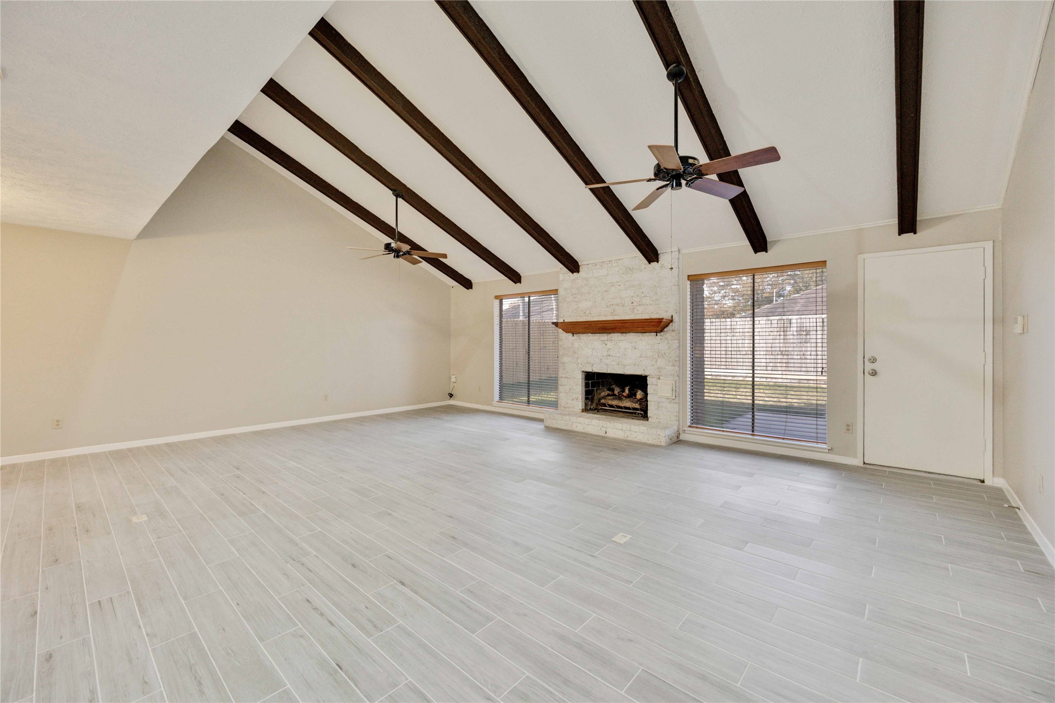 21214 Park Bend Drive Property Photo 7