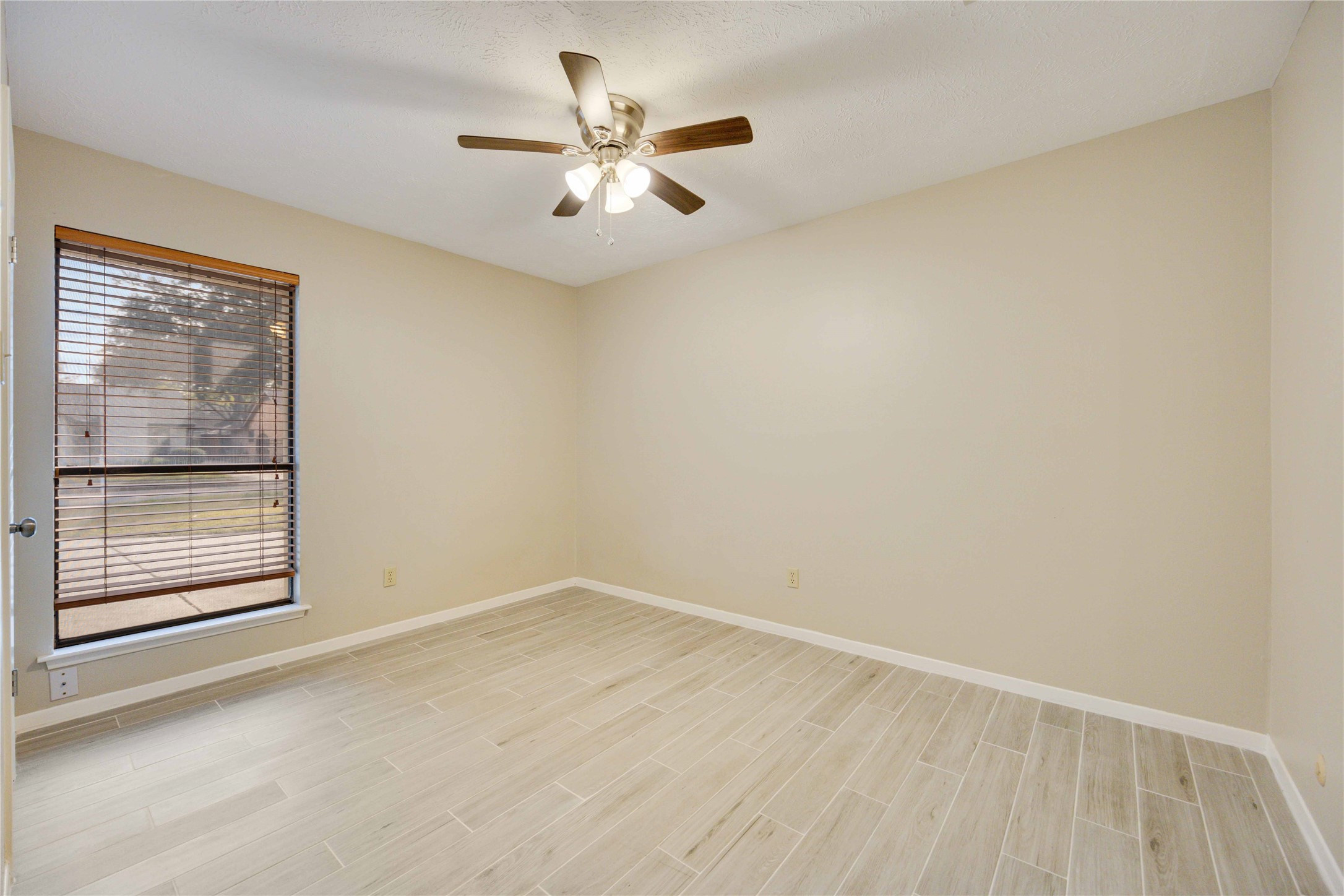 21214 Park Bend Drive Property Photo 24