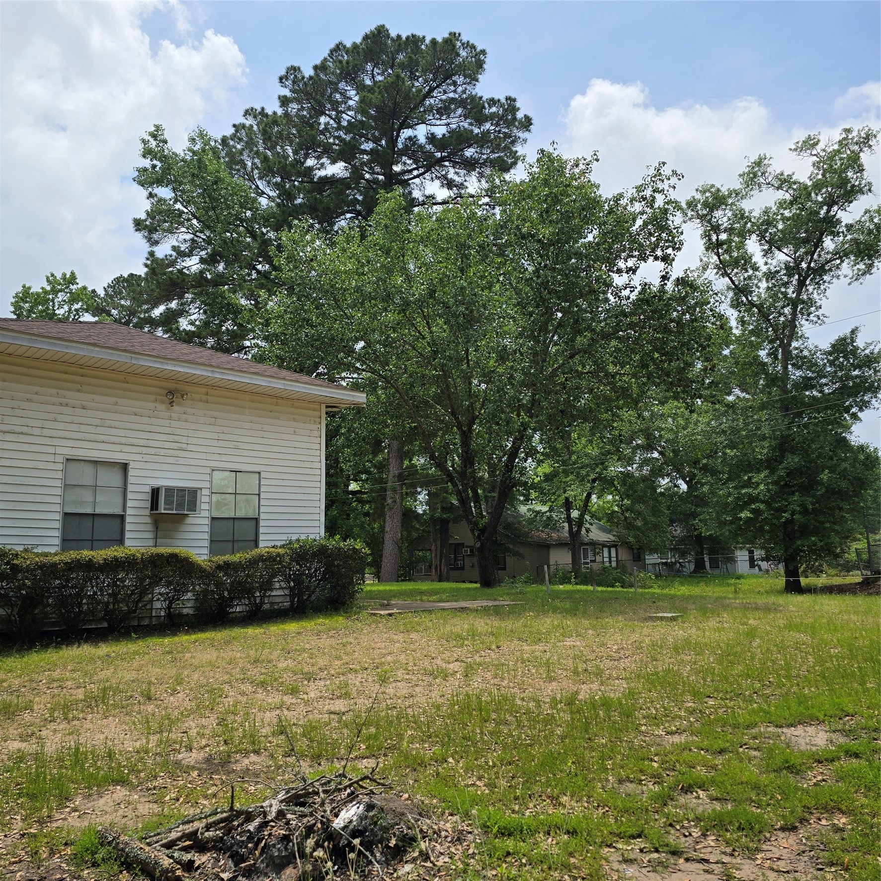 142 Rowe Ln Property Photo 15