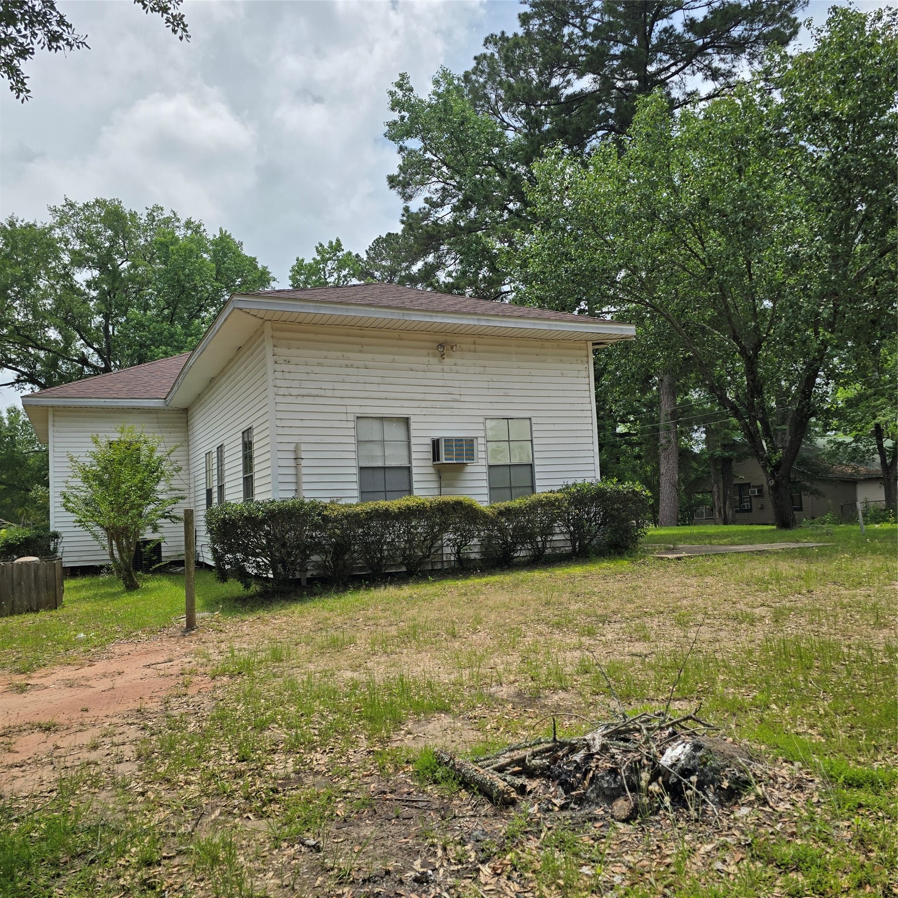 142 Rowe Ln Property Photo 16