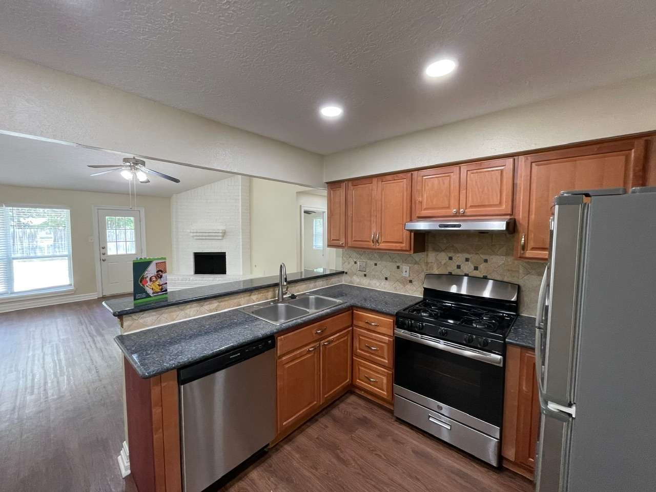 9422 Chartermoss Circle Property Photo 3