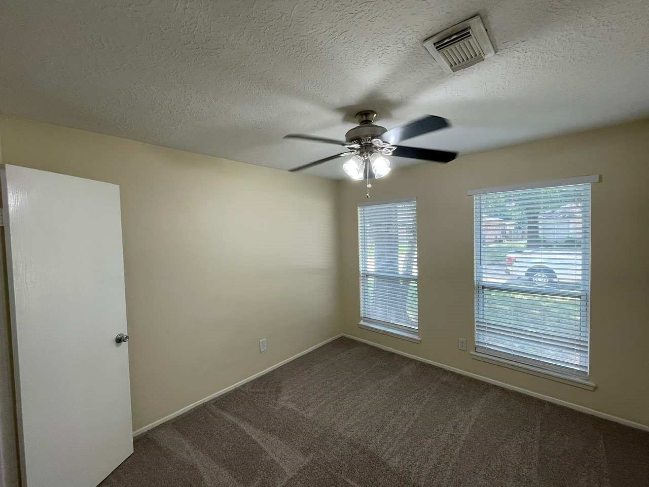 9422 Chartermoss Circle Property Photo 6