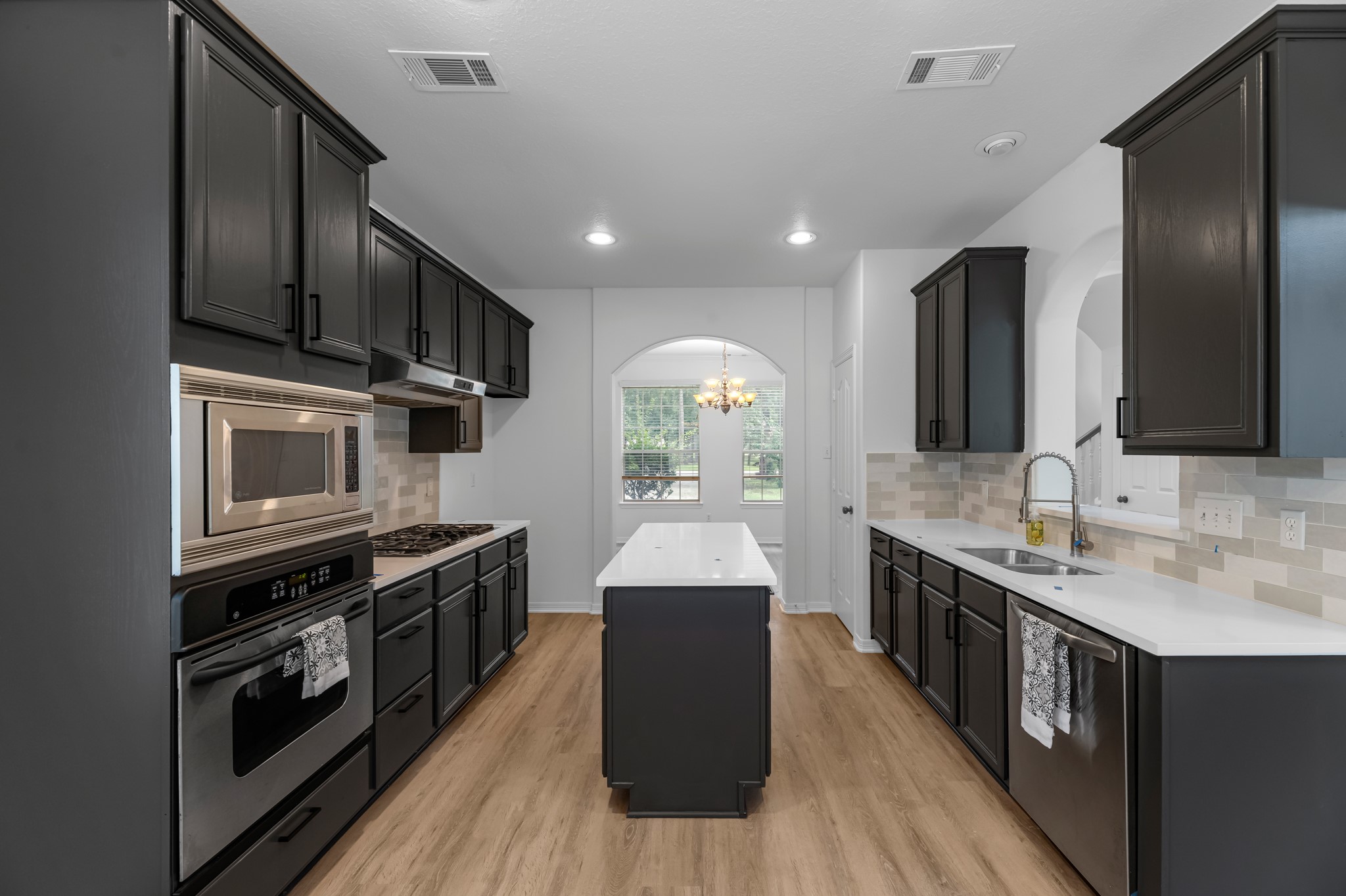 5918 Mahogany Way Property Photo 7