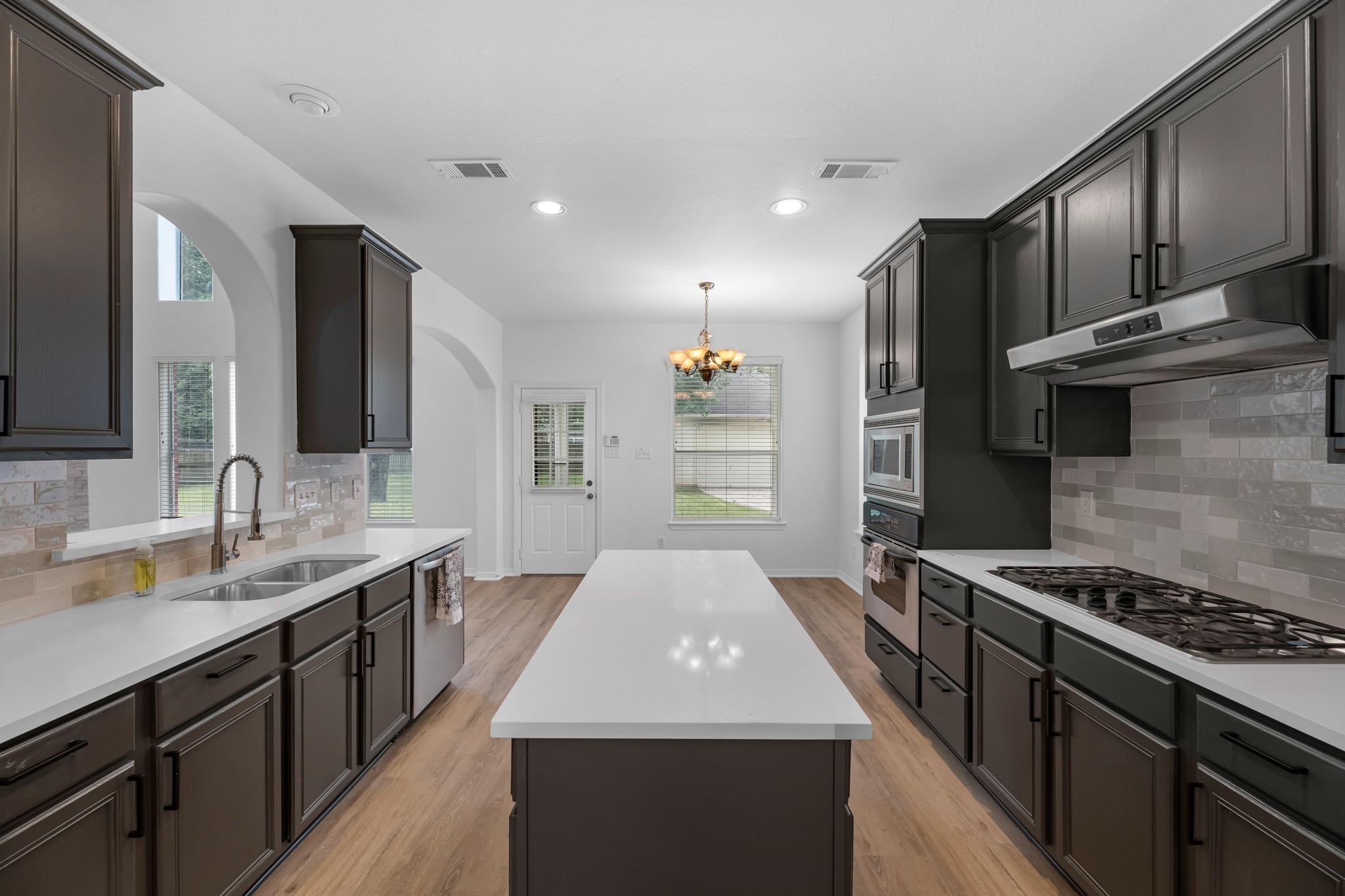 5918 Mahogany Way Property Photo 8