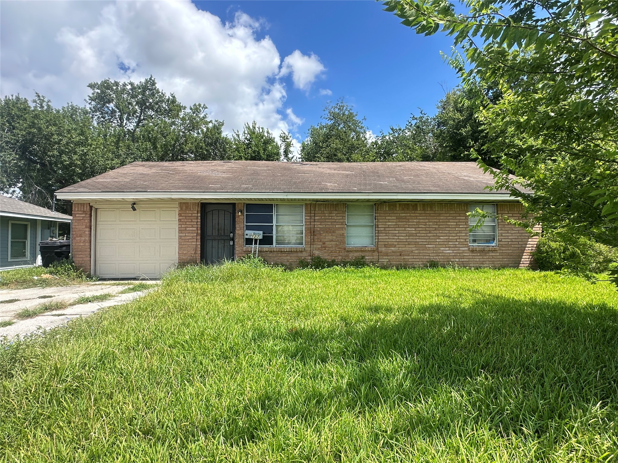 3127 Groton Drive Property Photo 1