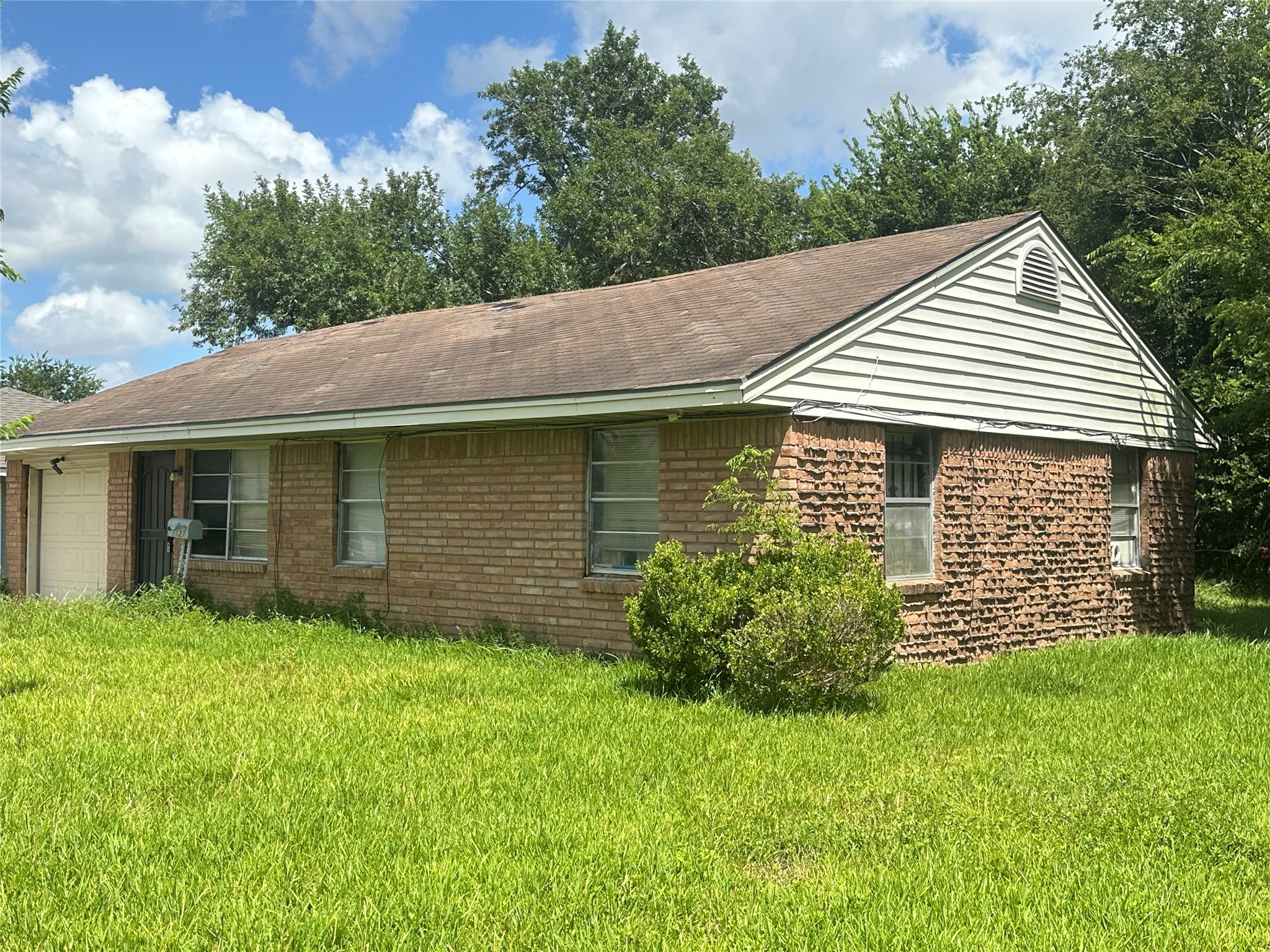 3127 Groton Drive Property Photo 4