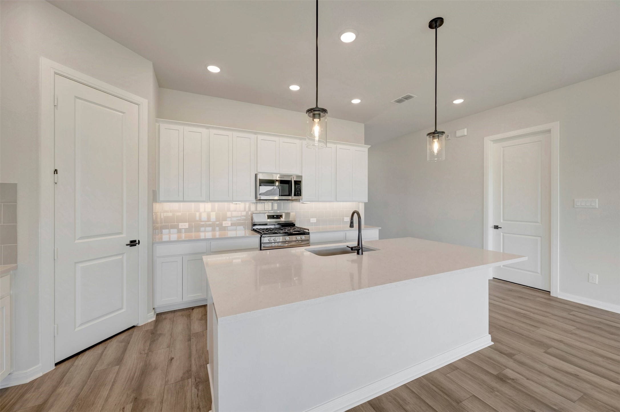 4725 Shelby Shore Drive Property Photo 27
