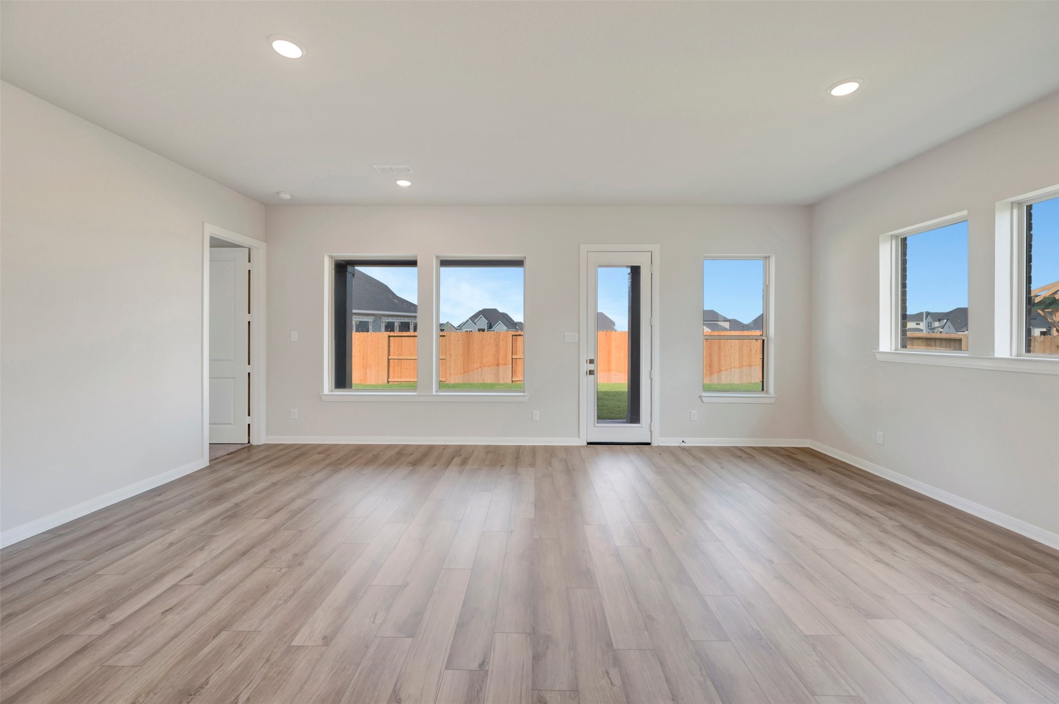 4725 Shelby Shore Drive Property Photo 33