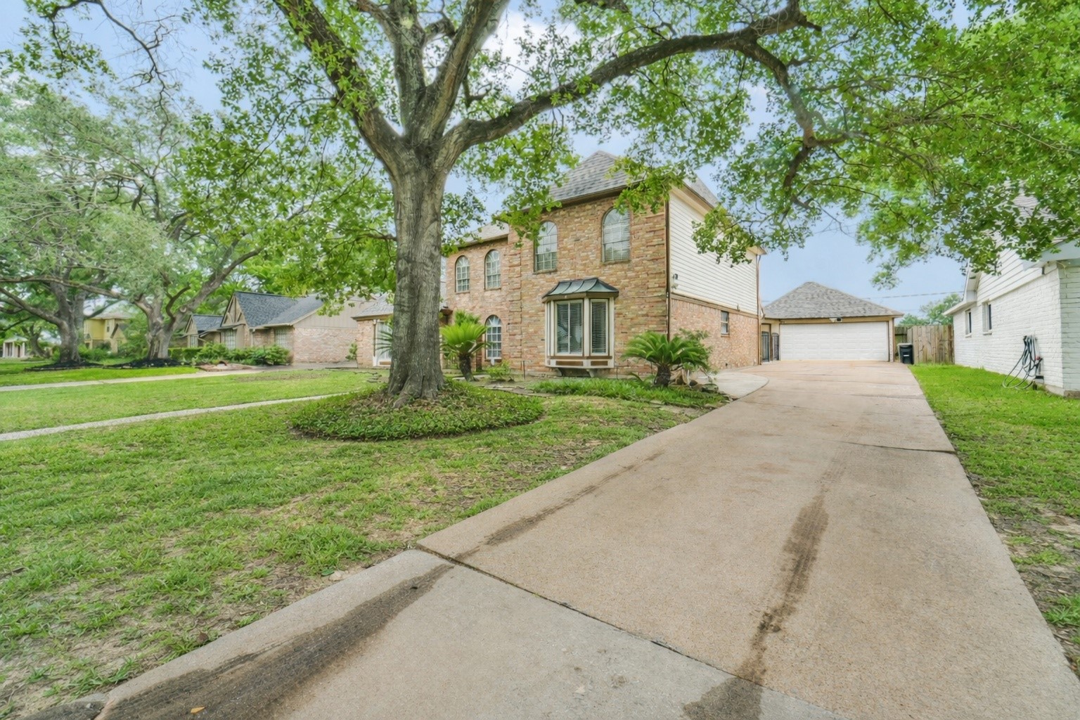 1423 Ash Meadow Drive Property Photo 3