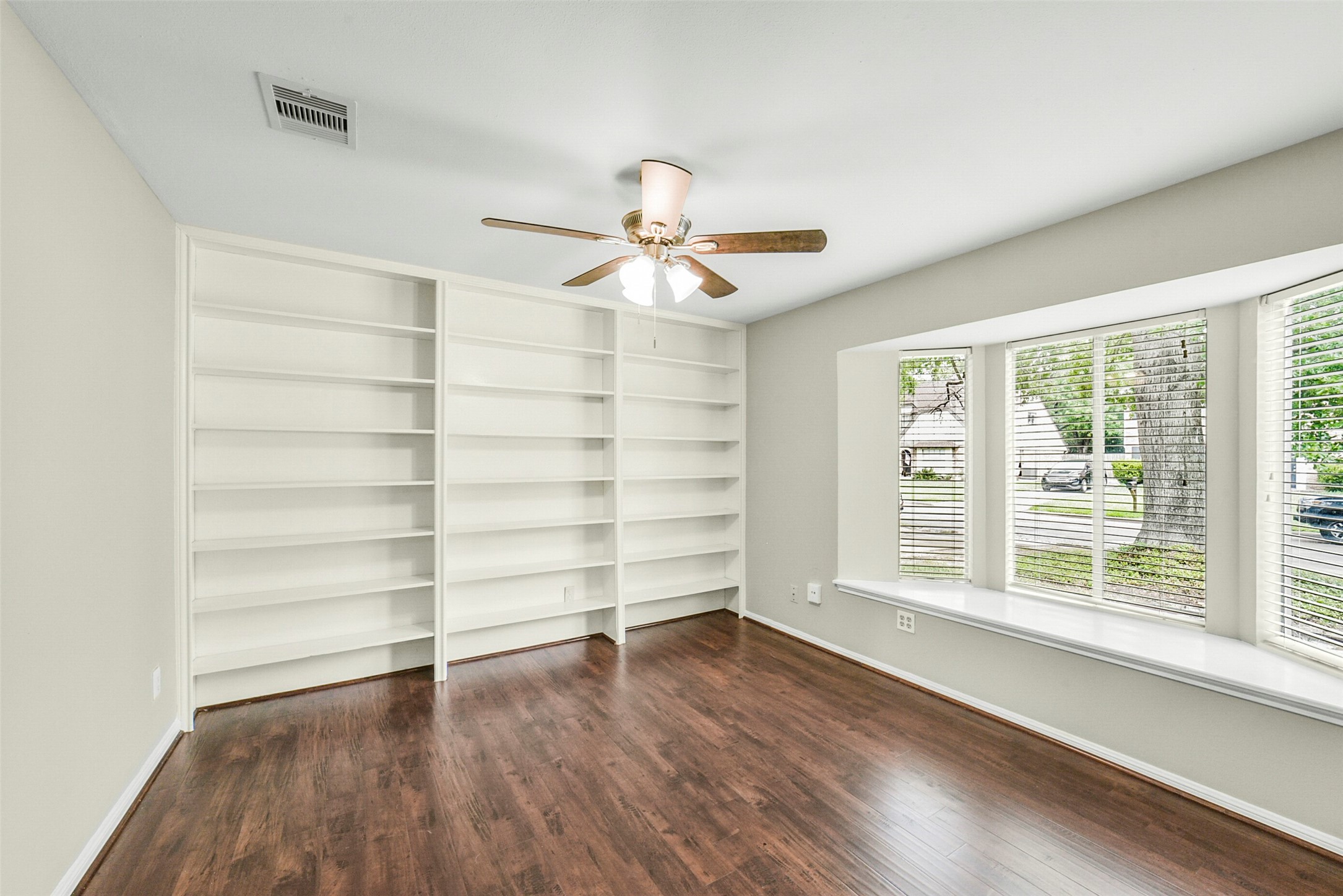 1423 Ash Meadow Drive Property Photo 19