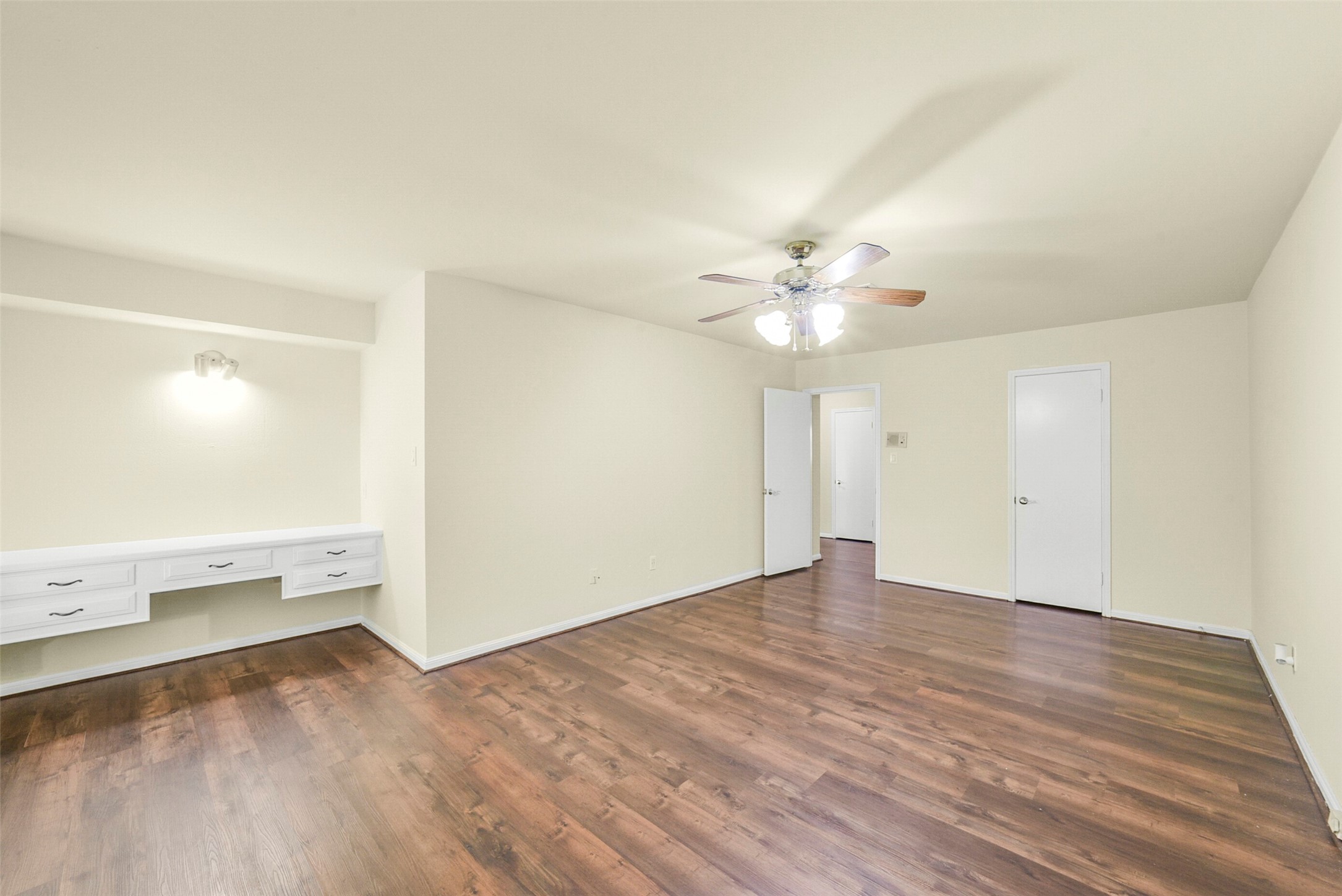 1423 Ash Meadow Drive Property Photo 28