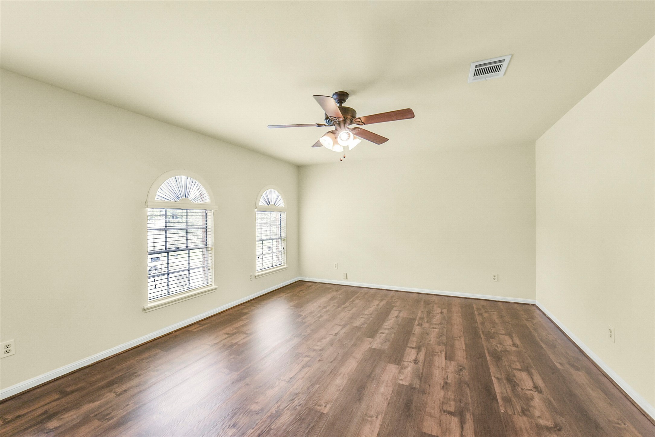 1423 Ash Meadow Drive Property Photo 29