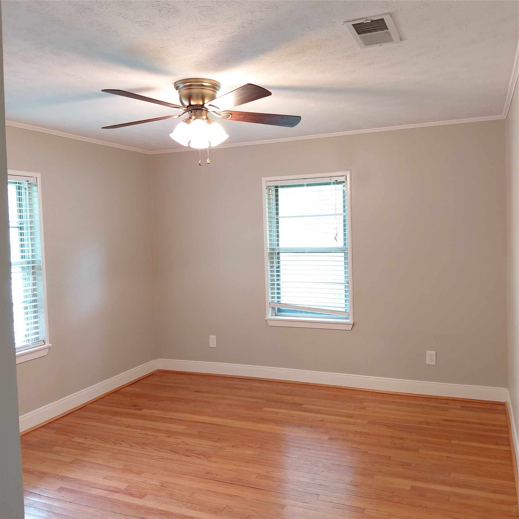 8106 Lorrie Drive Property Photo 10