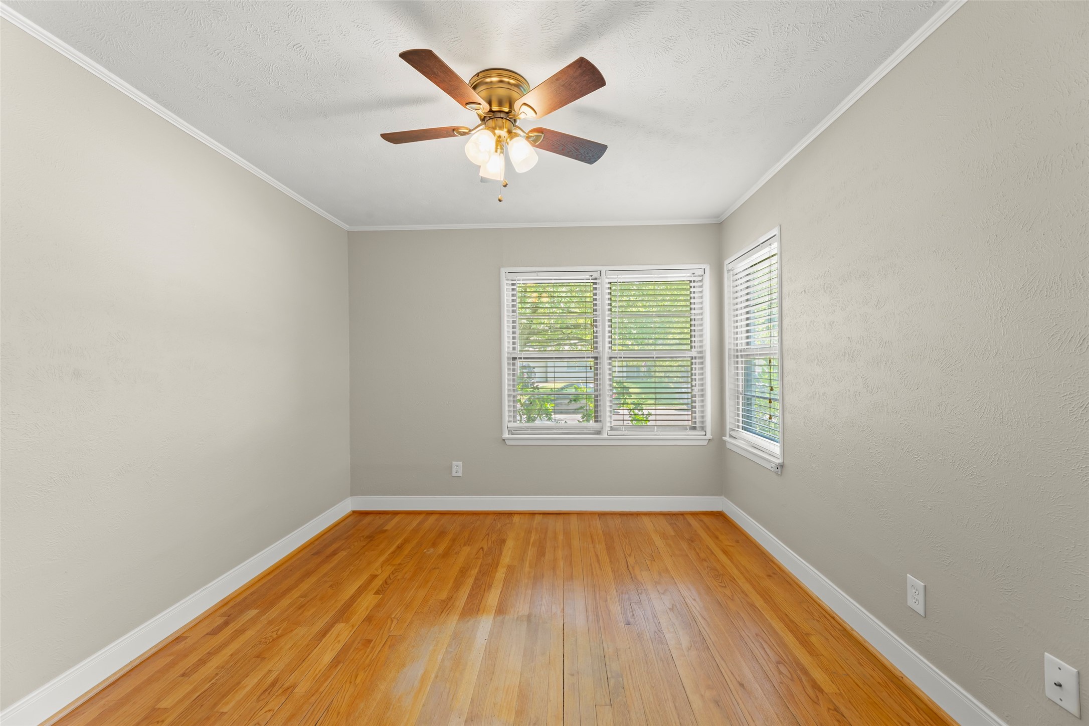 8106 Lorrie Drive Property Photo 11