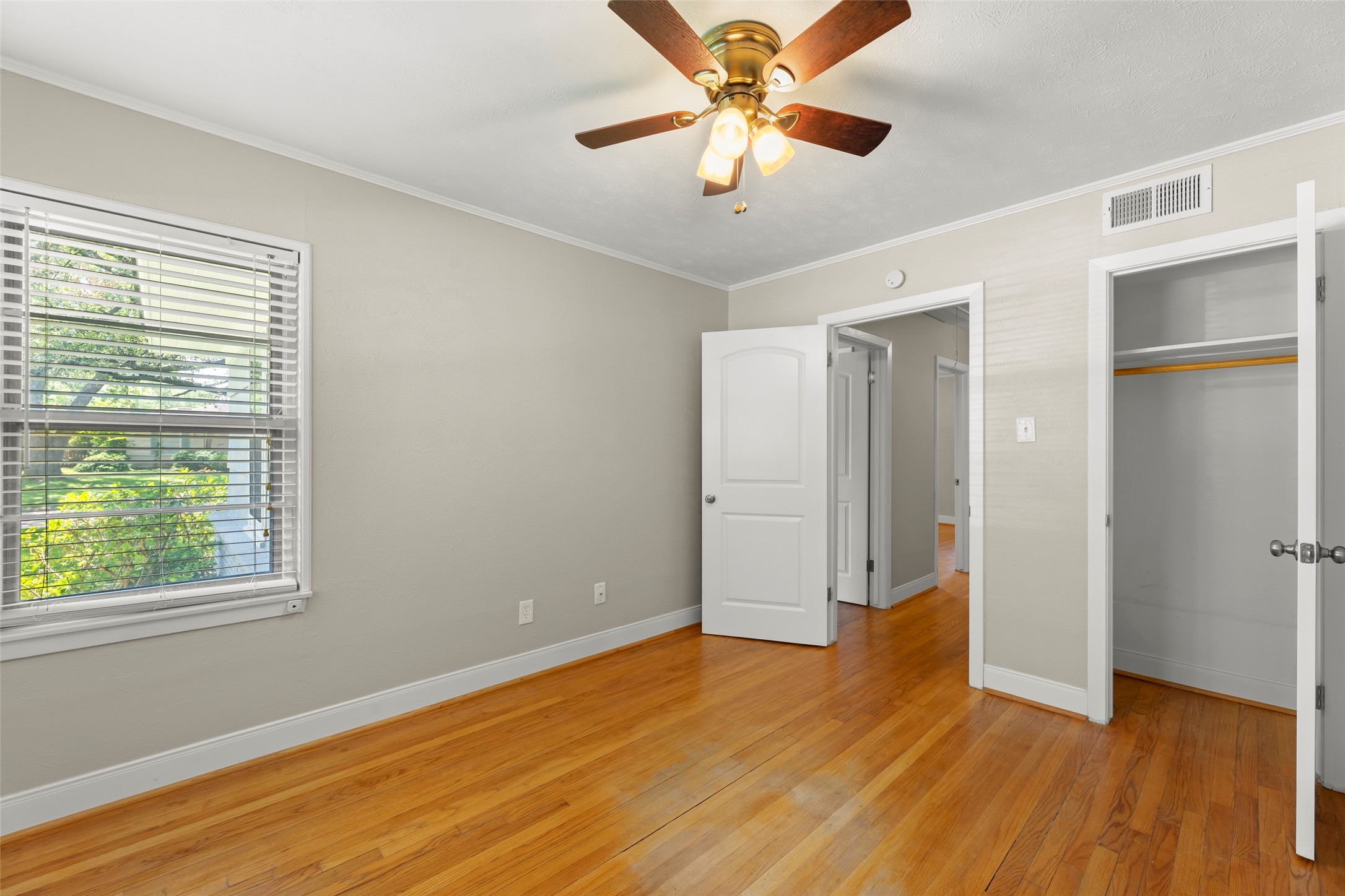 8106 Lorrie Drive Property Photo 12