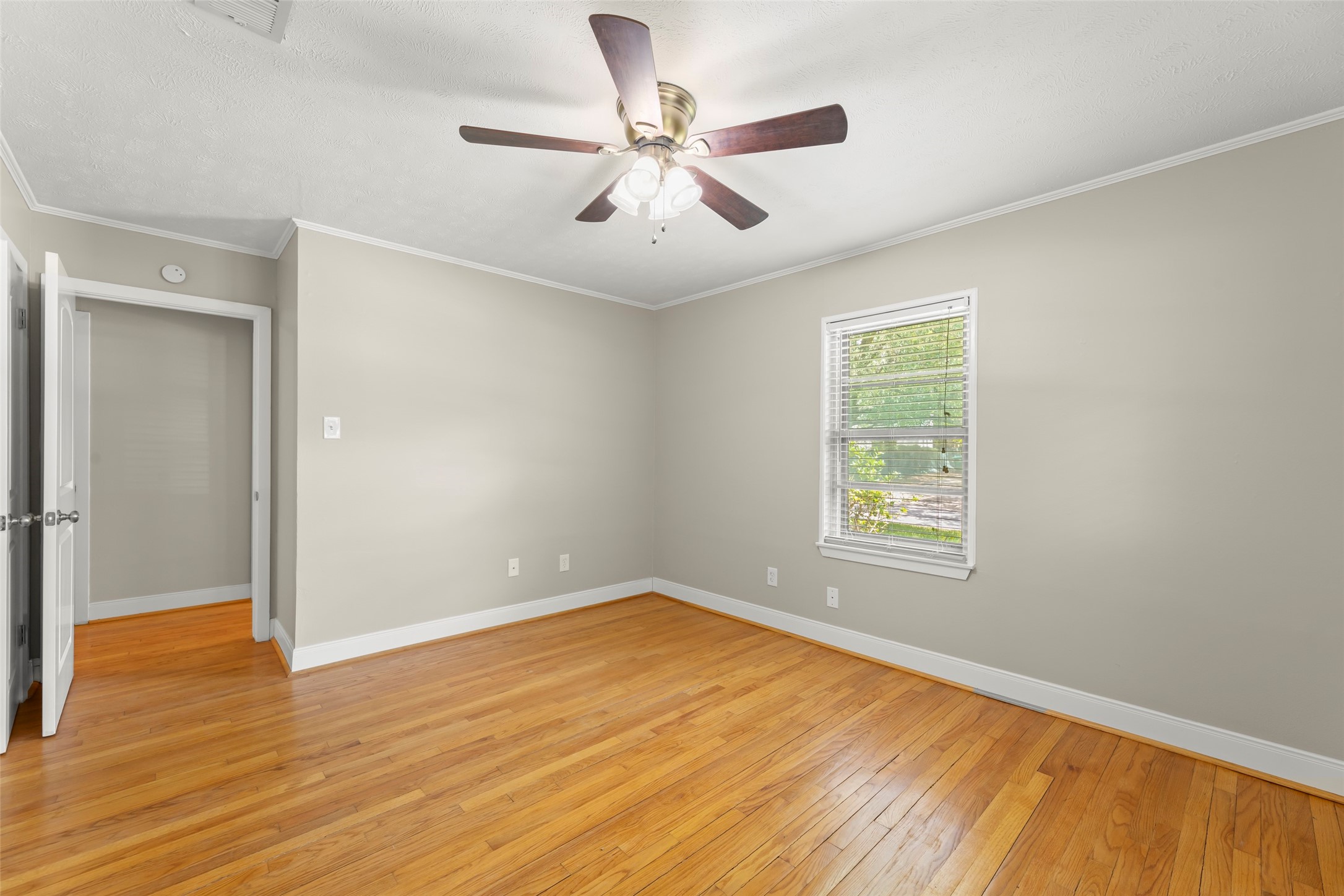 8106 Lorrie Drive Property Photo 13
