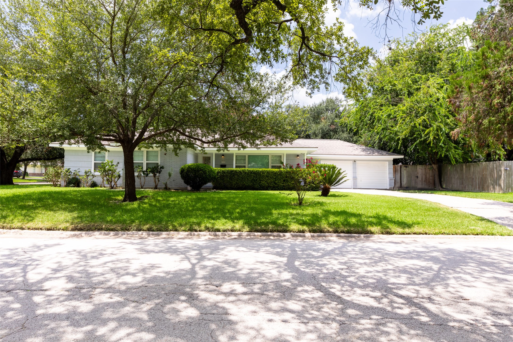 8106 Lorrie Drive Property Photo 21