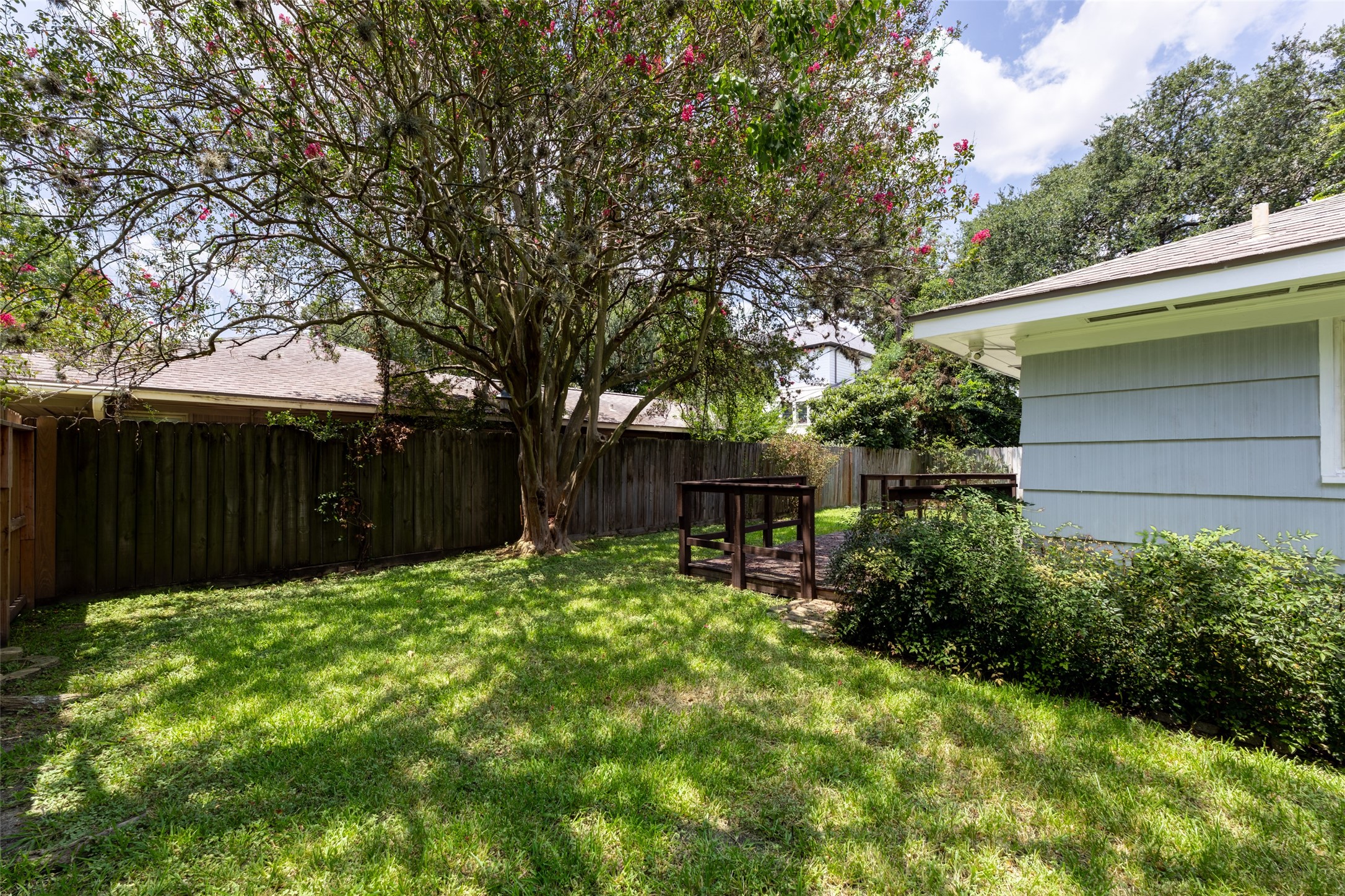 8106 Lorrie Drive Property Photo 22