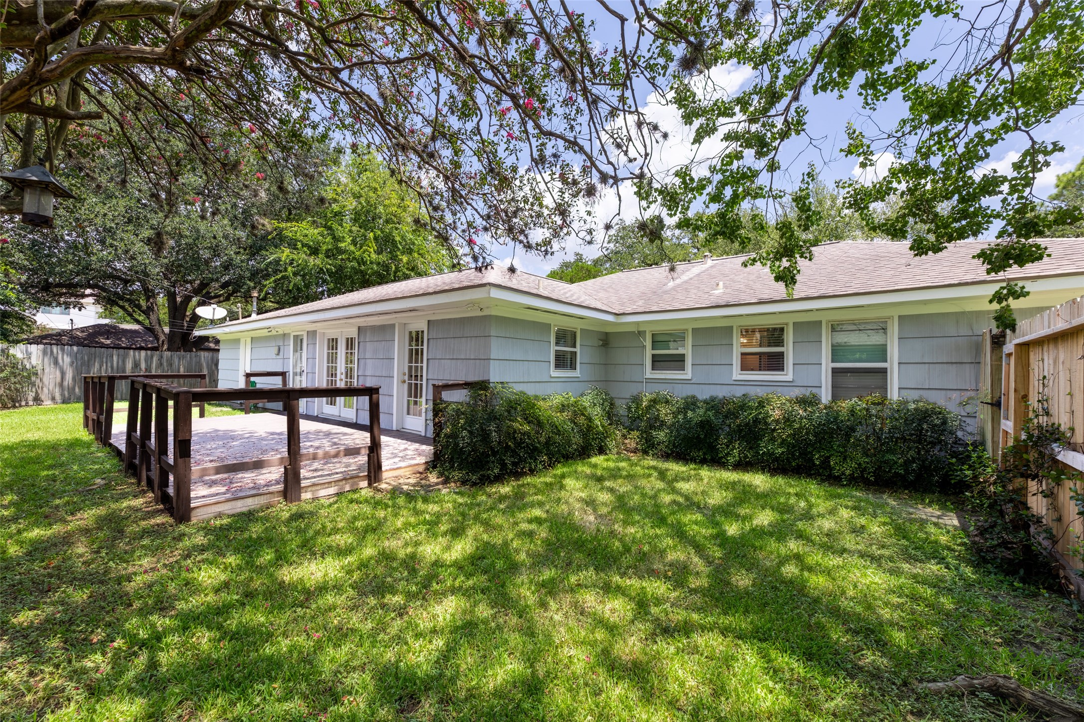 8106 Lorrie Drive Property Photo 23