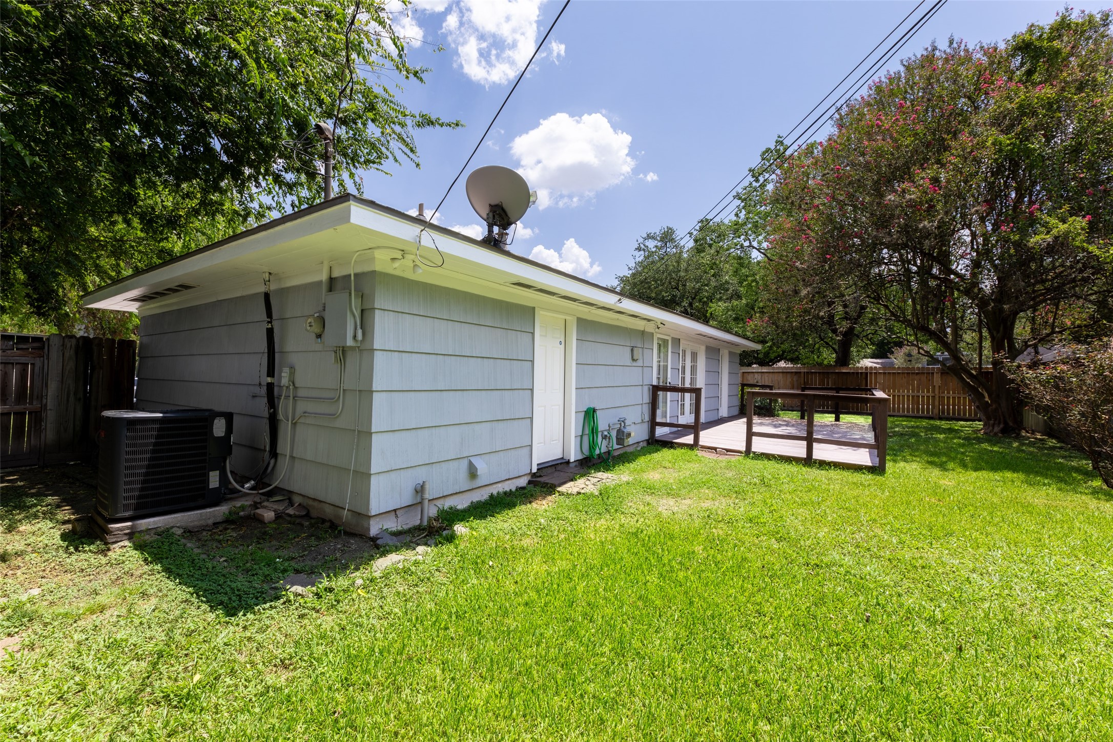 8106 Lorrie Drive Property Photo 24