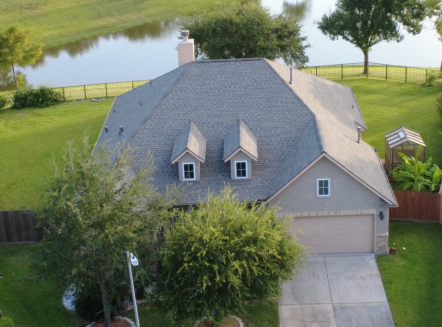 2714 White Falls Drive Property Photo 1